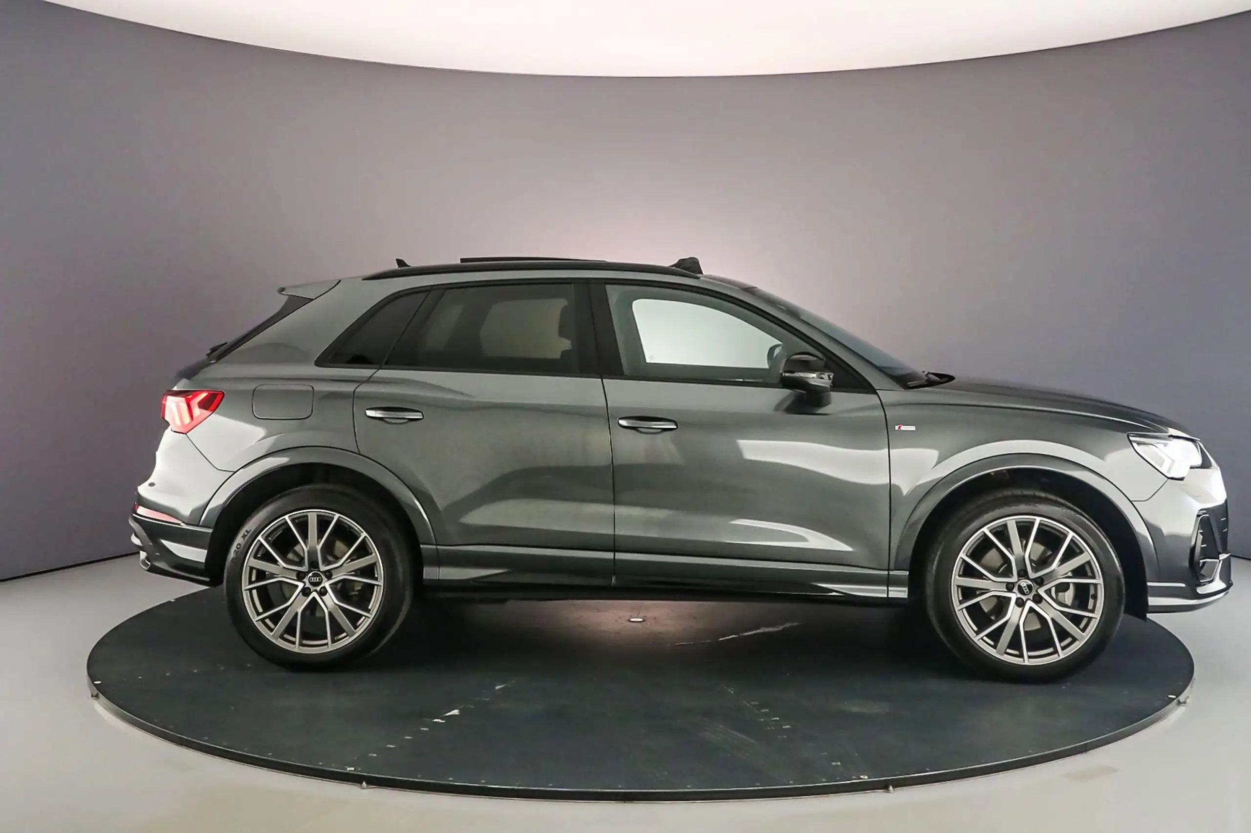 Audi - Q3