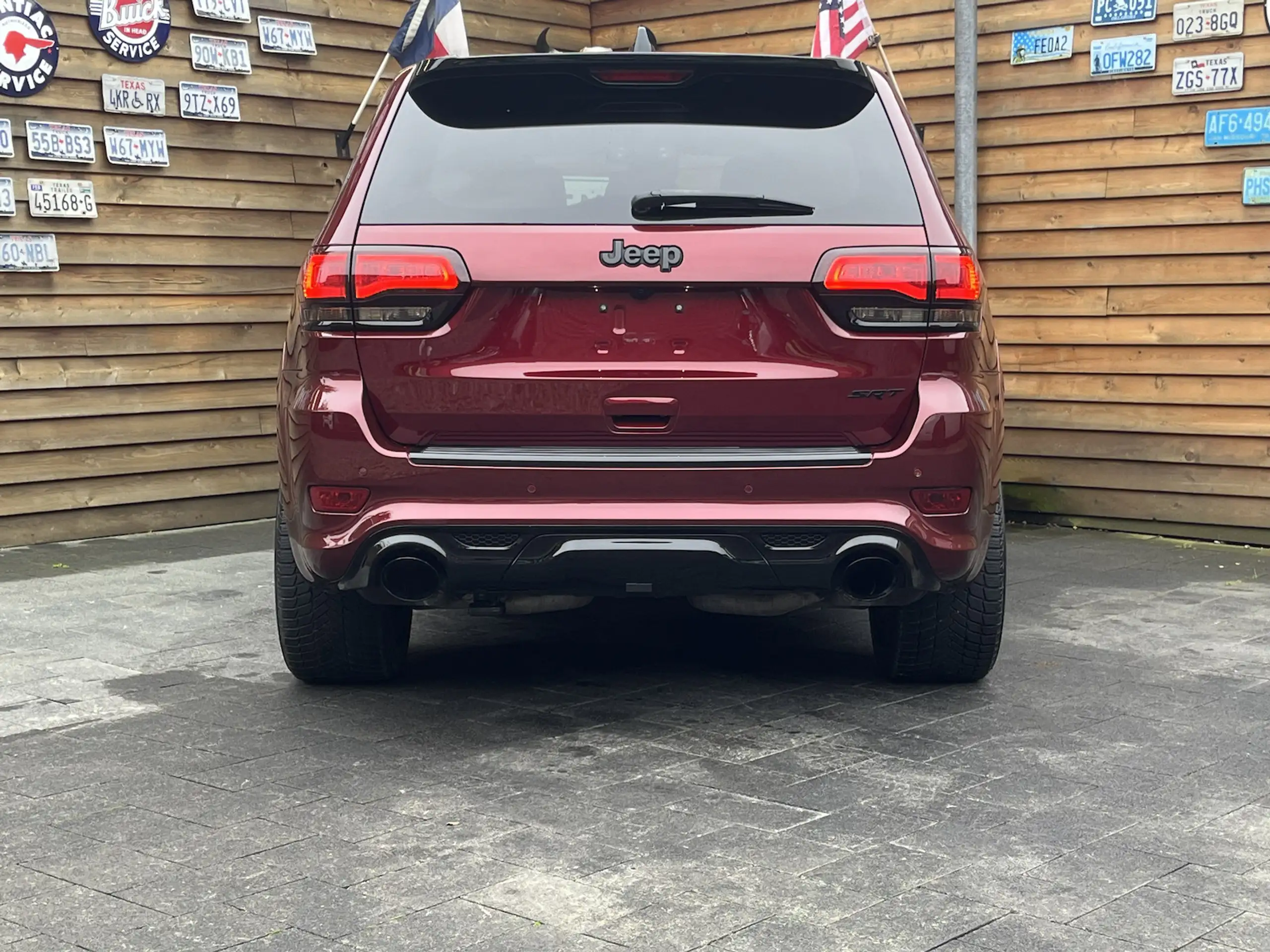 Jeep - Grand Cherokee