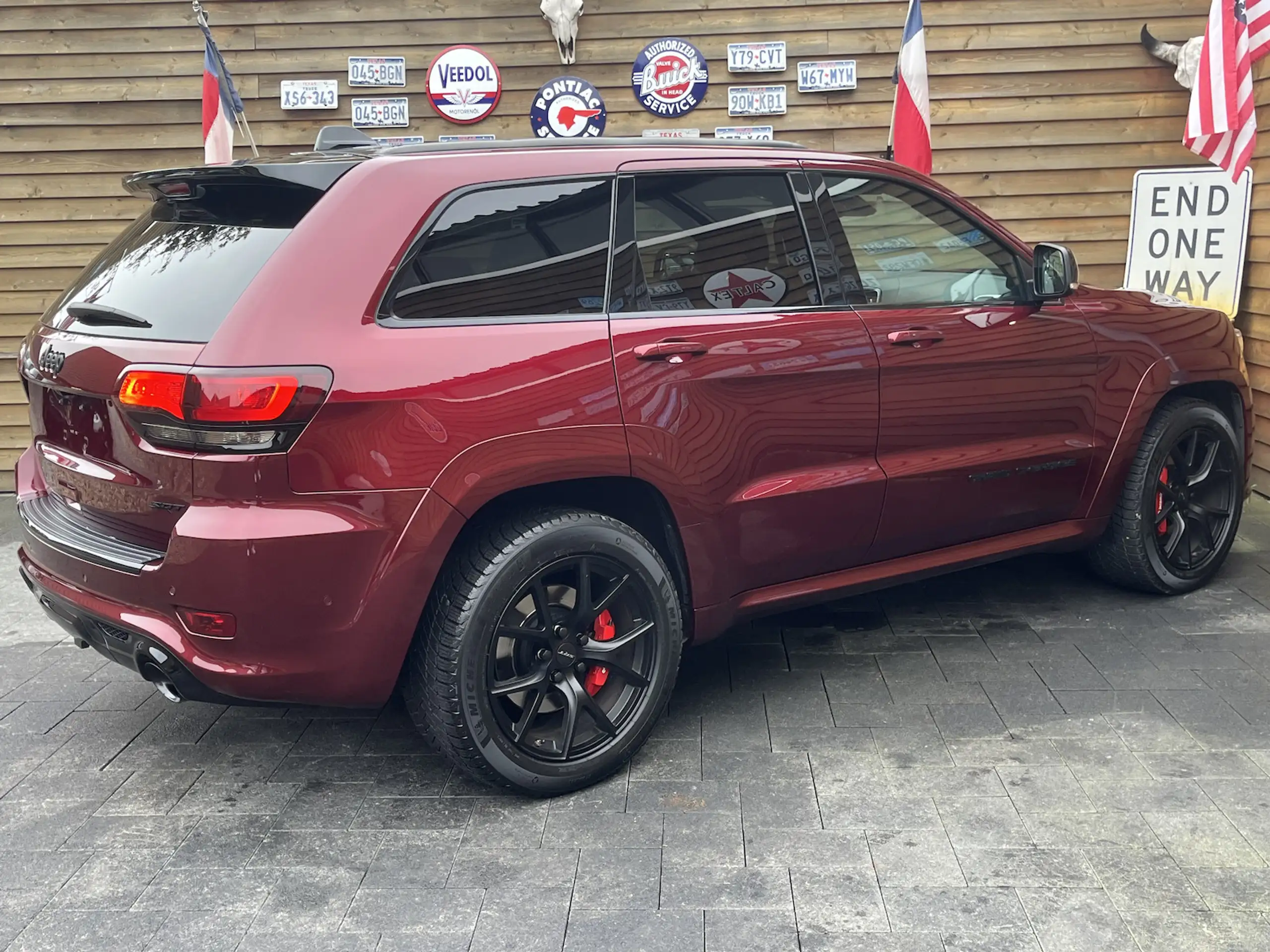 Jeep - Grand Cherokee