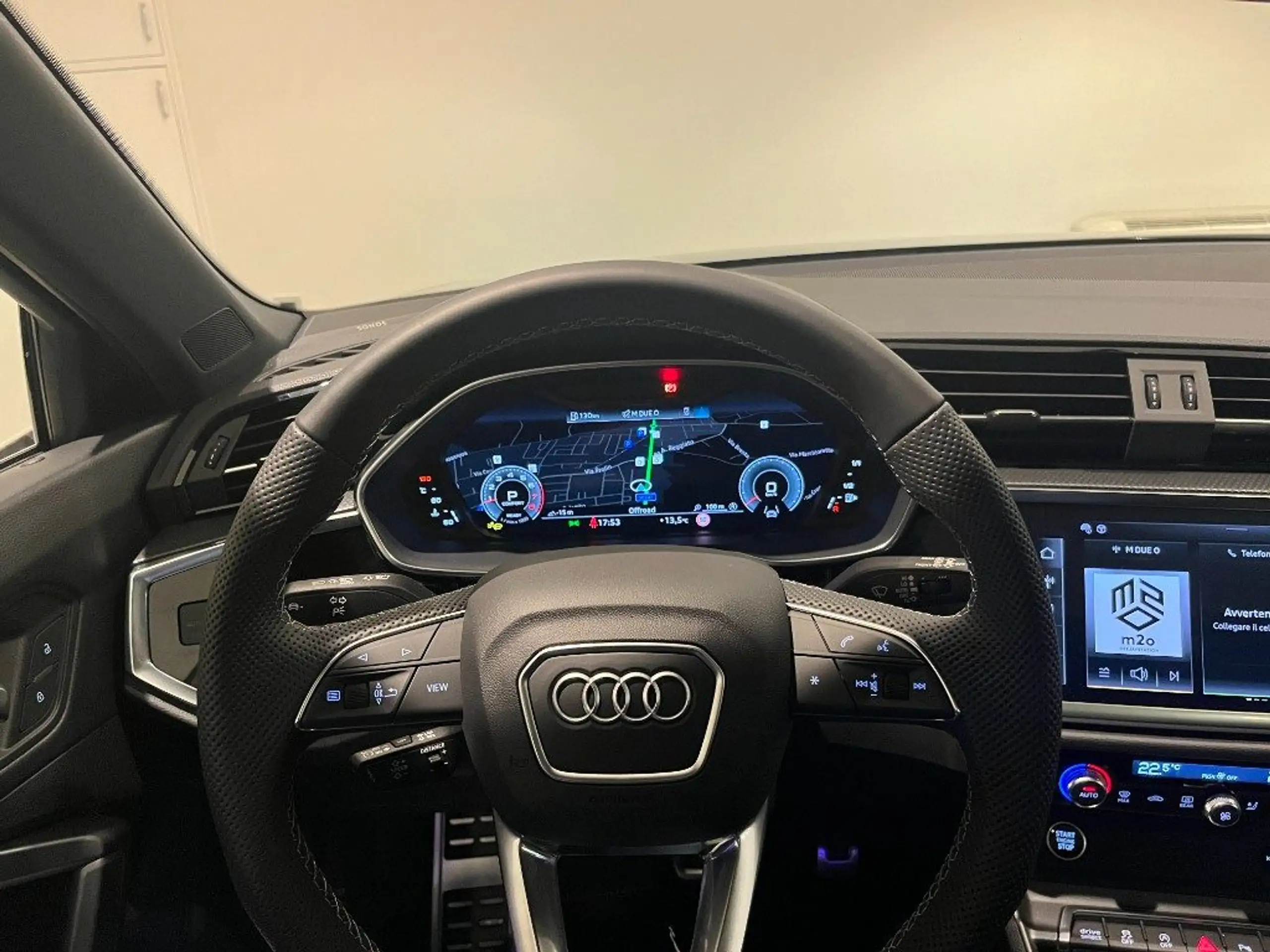 Audi - Q3