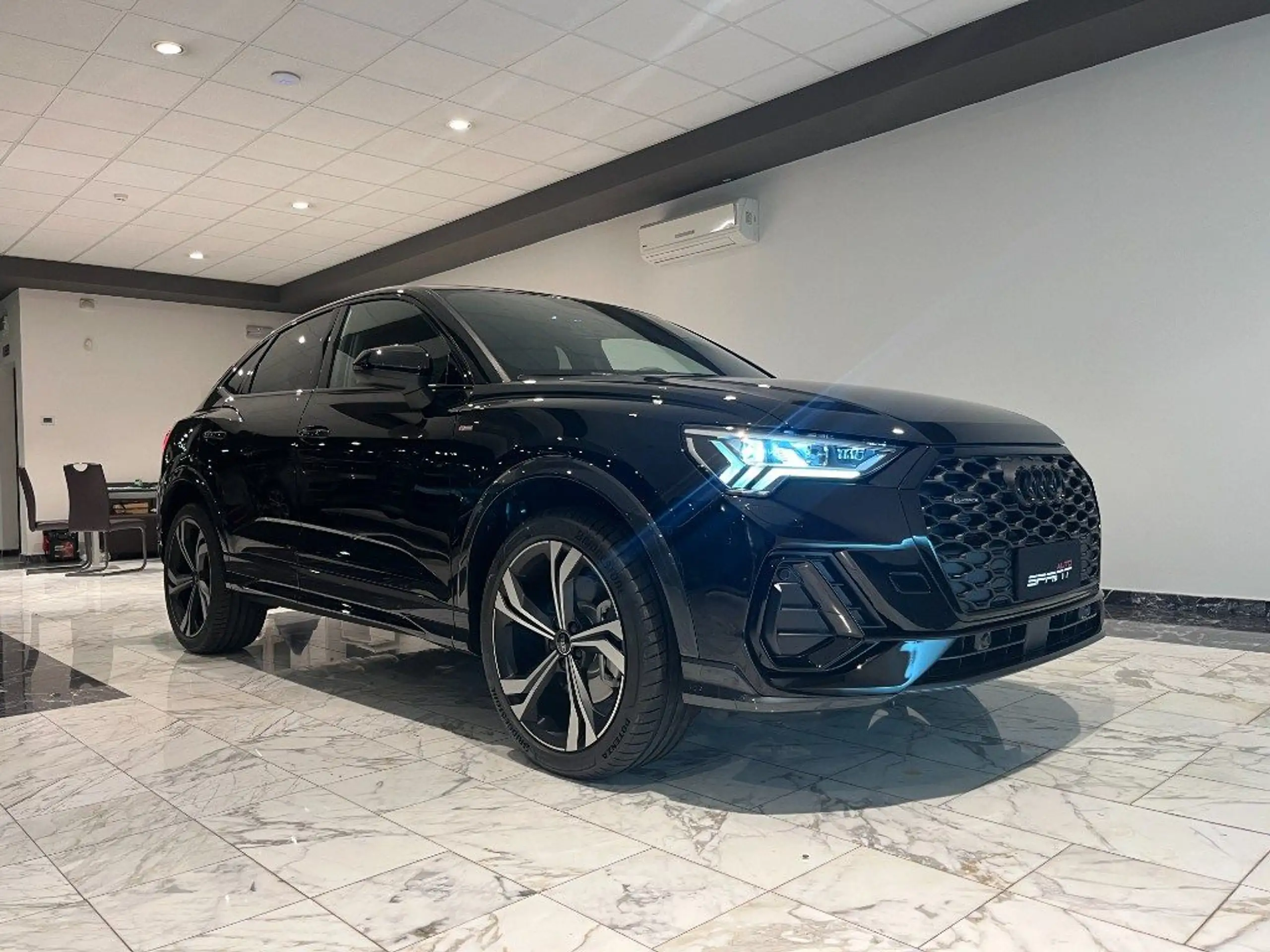 Audi - Q3