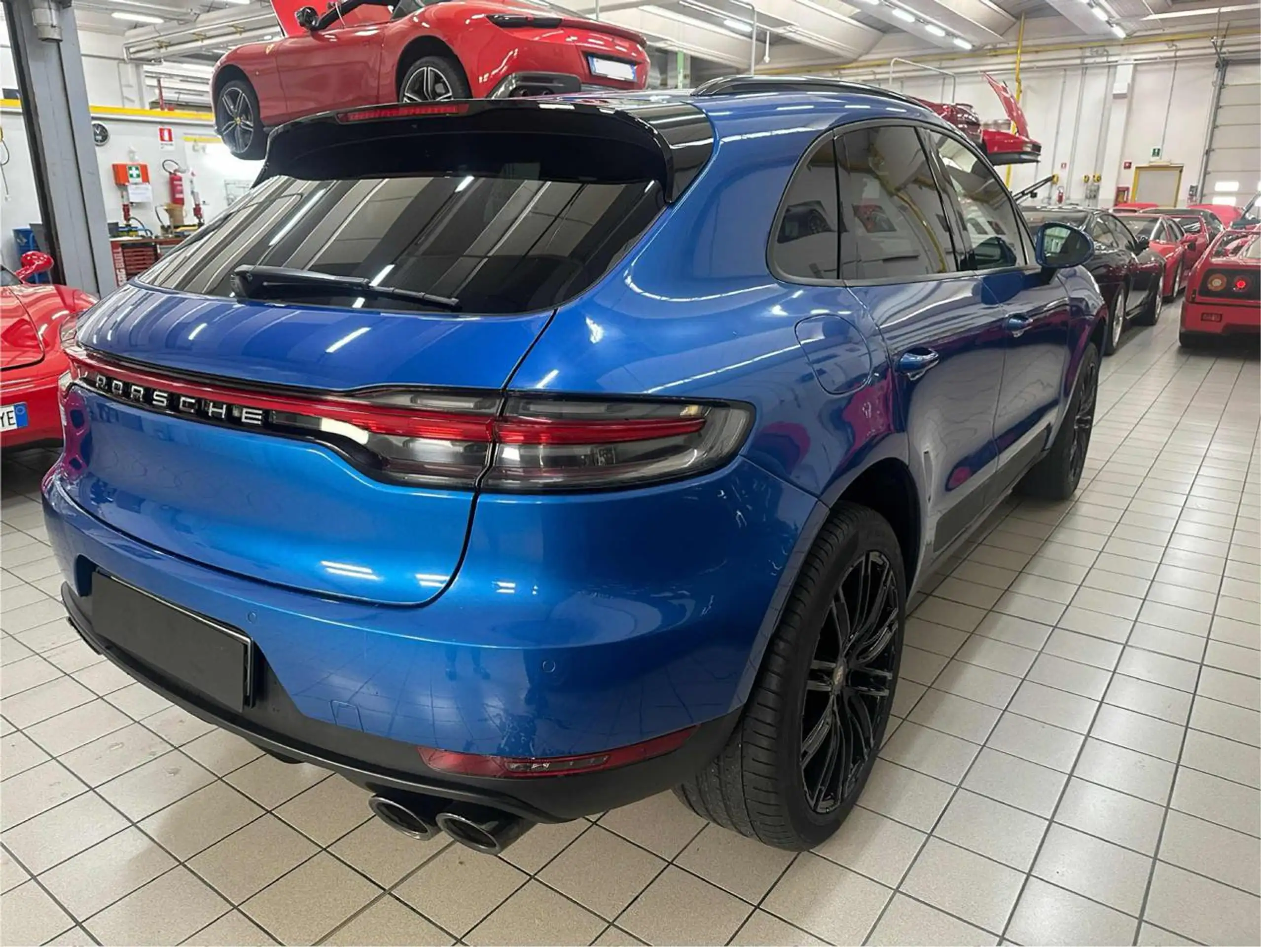 Porsche - Macan