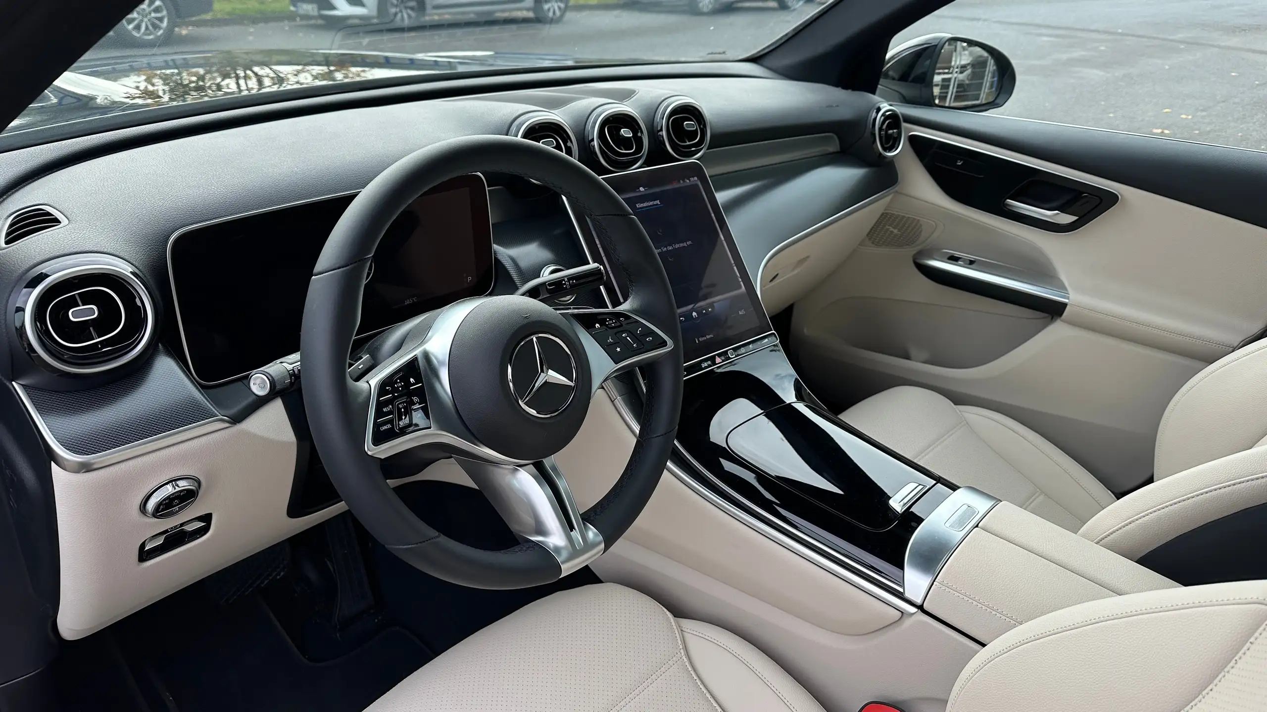 Mercedes-Benz - GLC 220