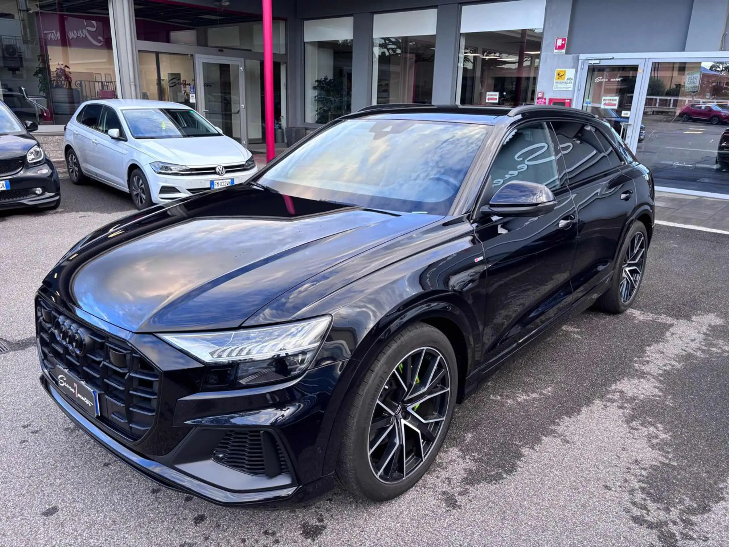 Audi - Q8