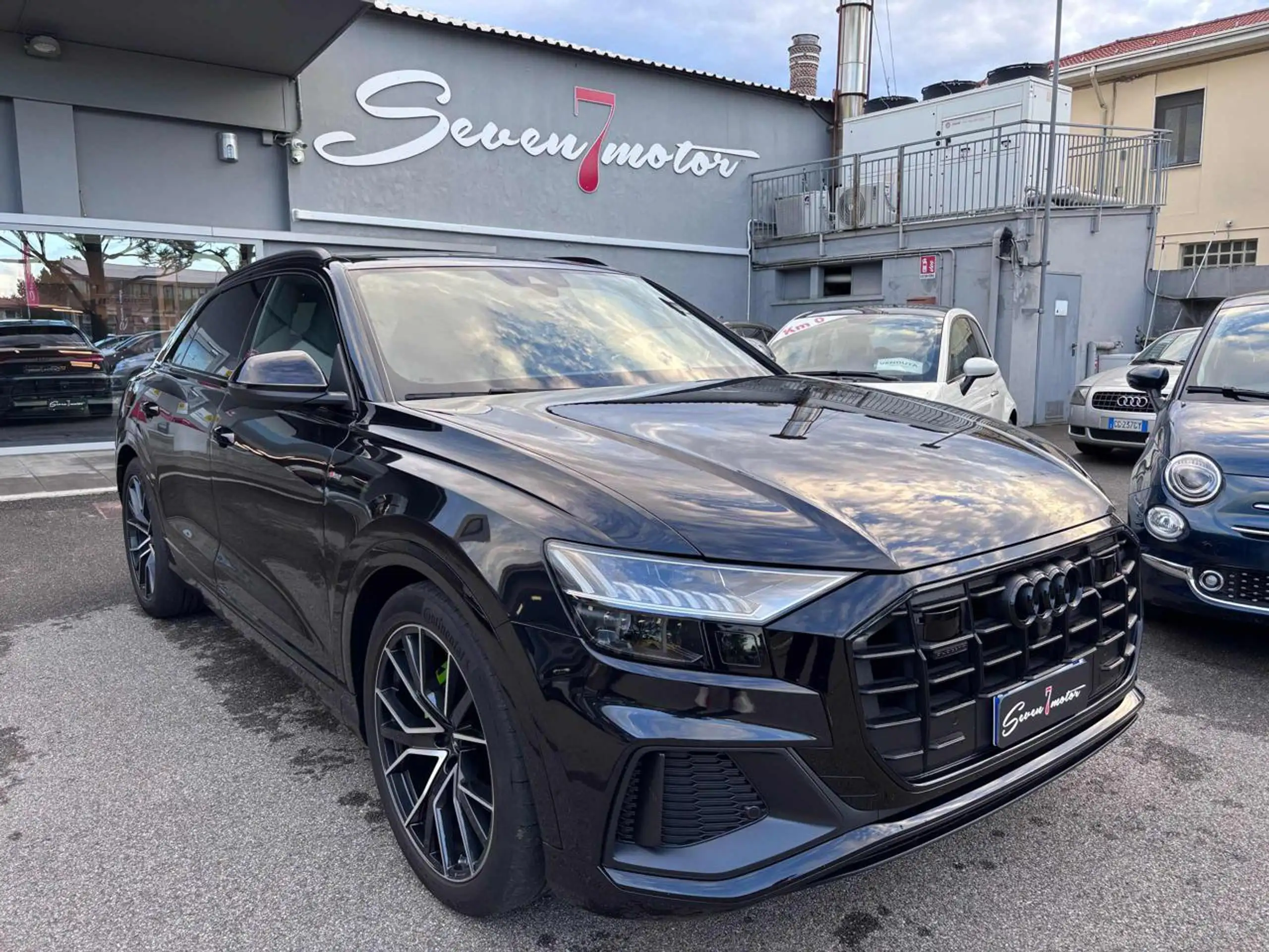 Audi - Q8