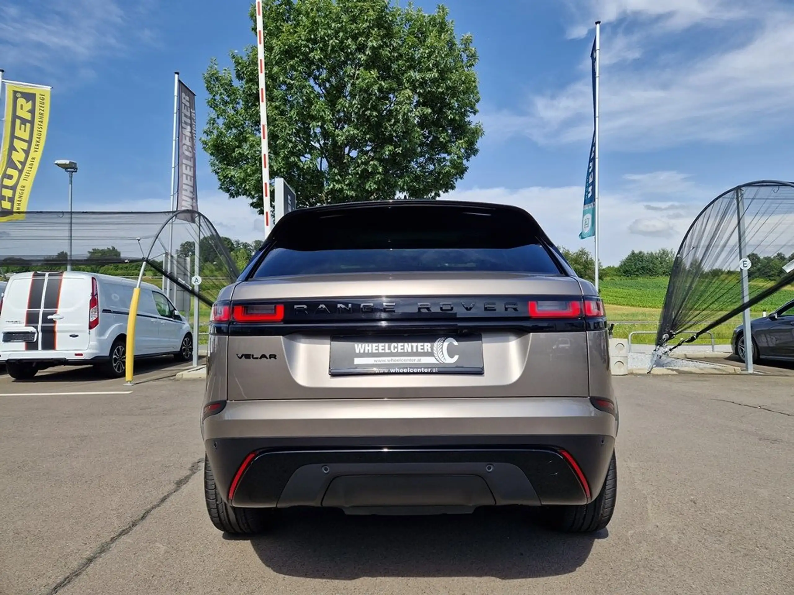 Land Rover - Range Rover Velar