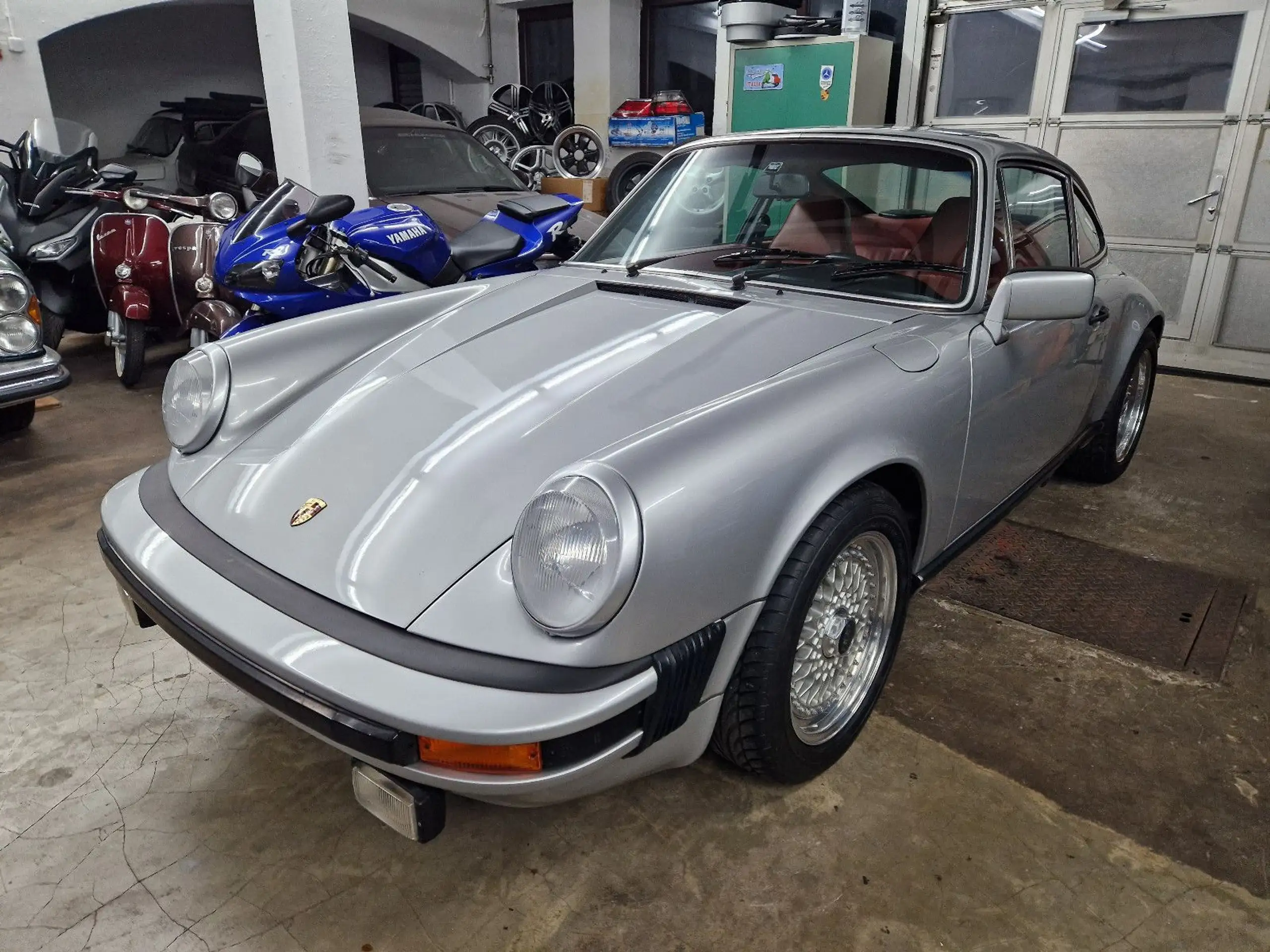 Porsche - 911