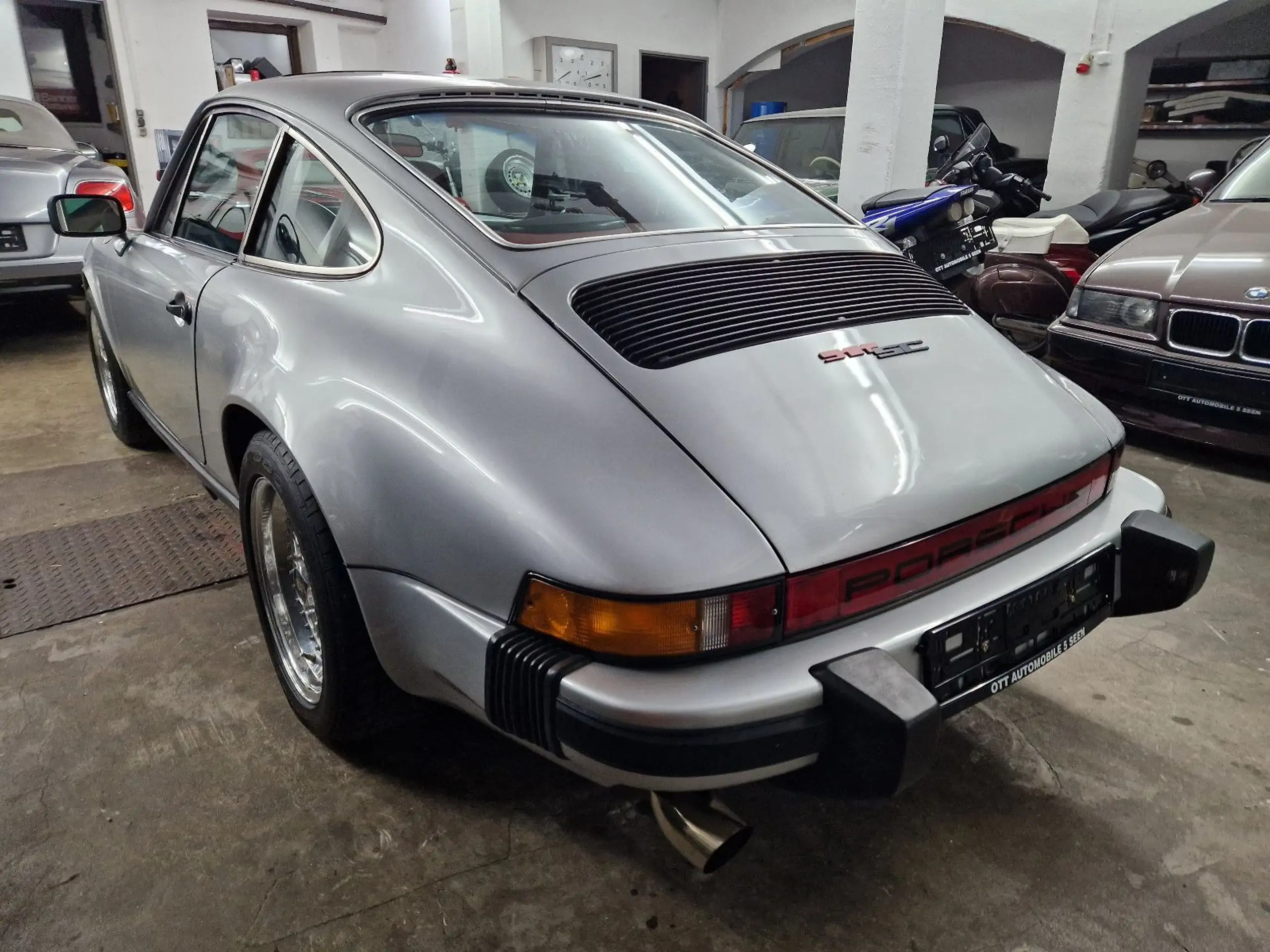 Porsche - 911