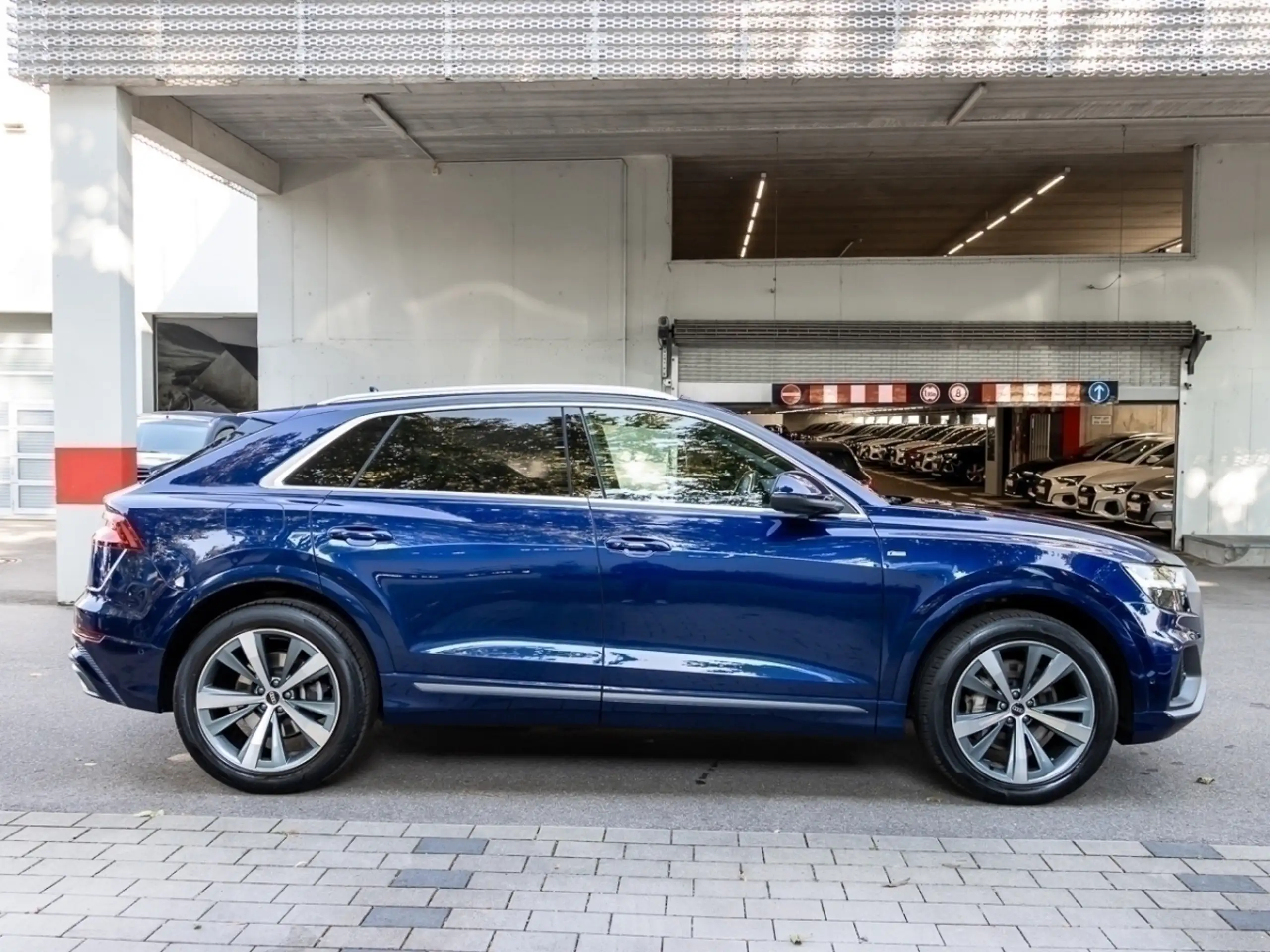 Audi - Q8