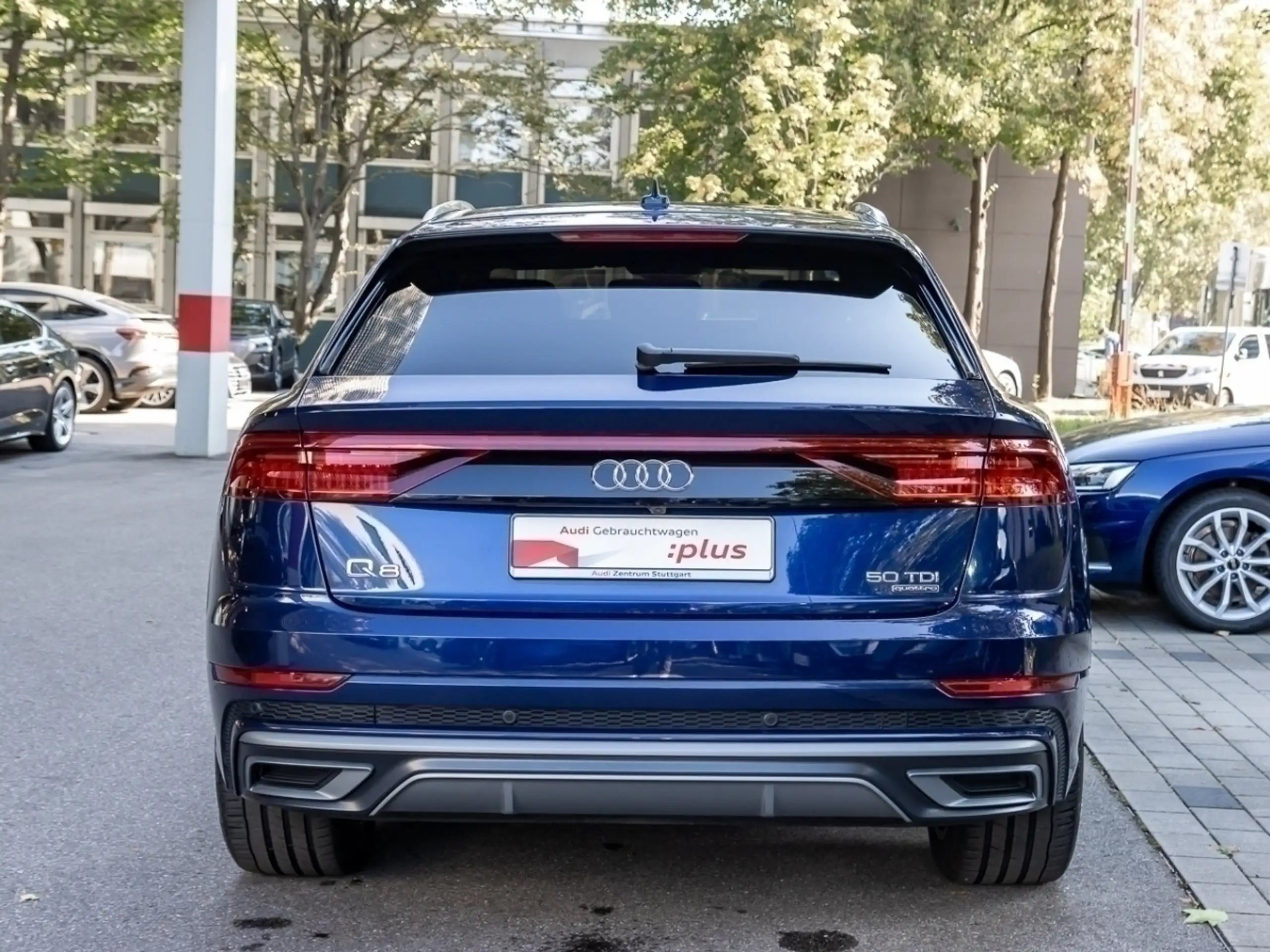 Audi - Q8