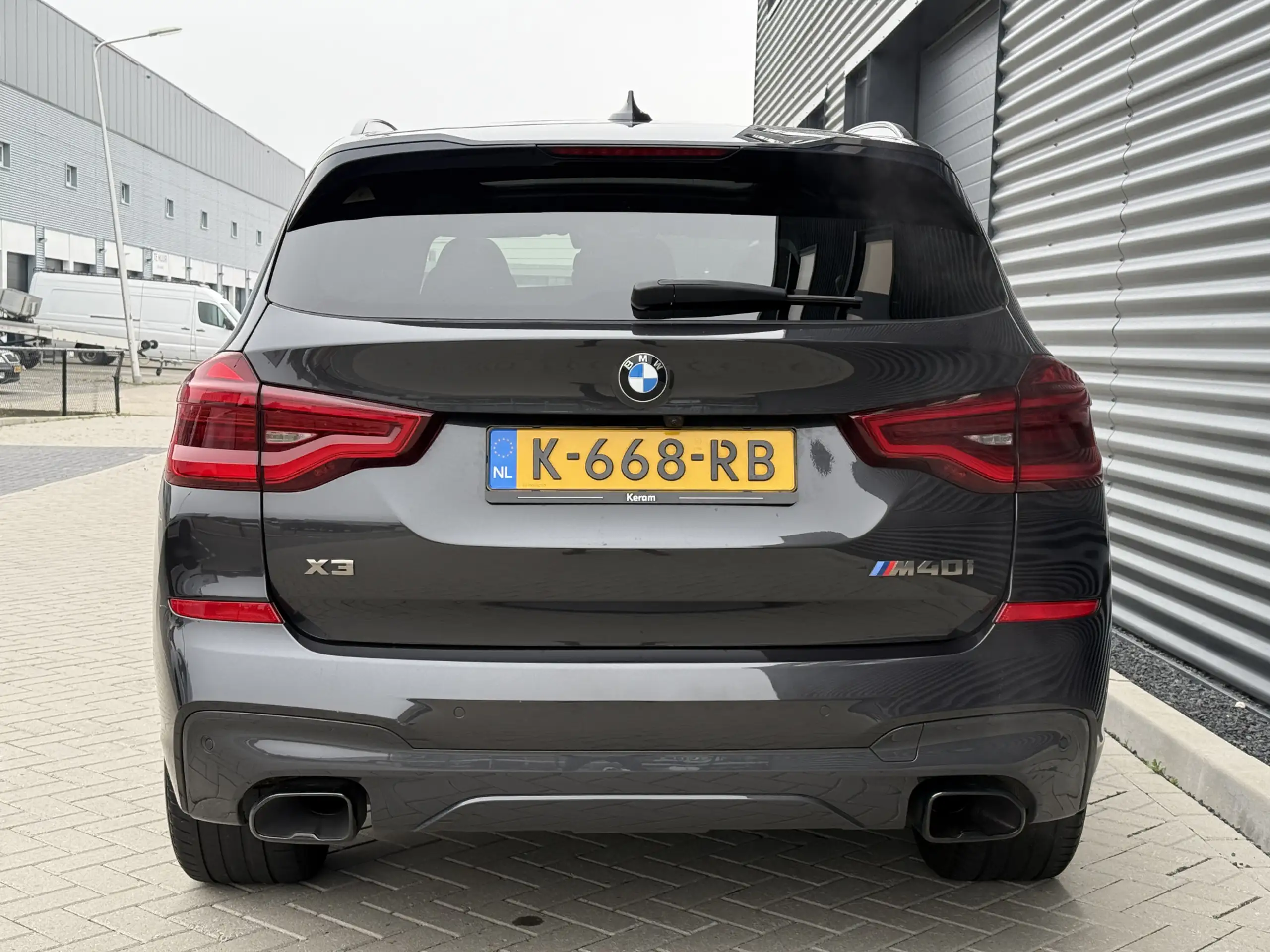 BMW - X3