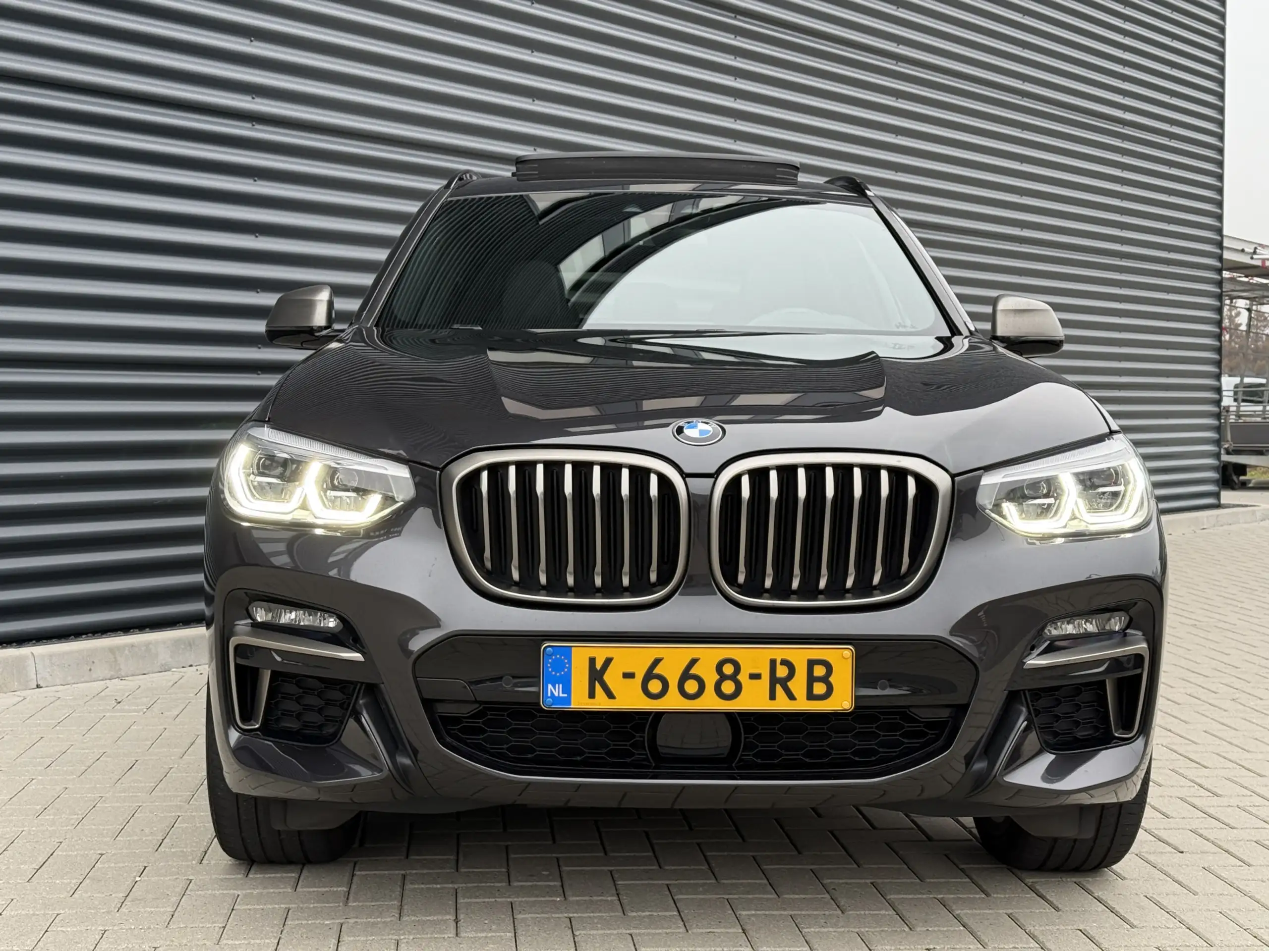 BMW - X3