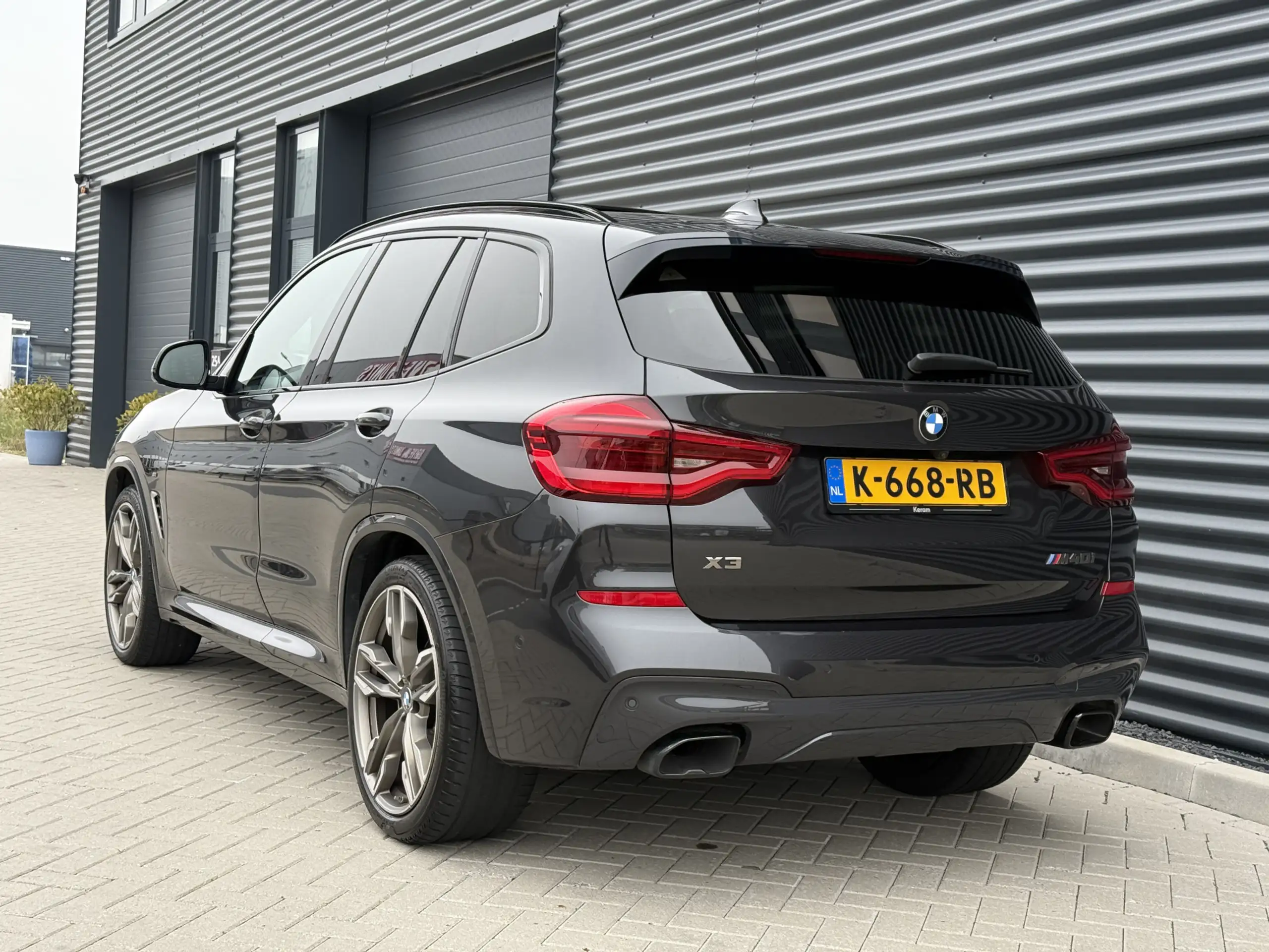 BMW - X3