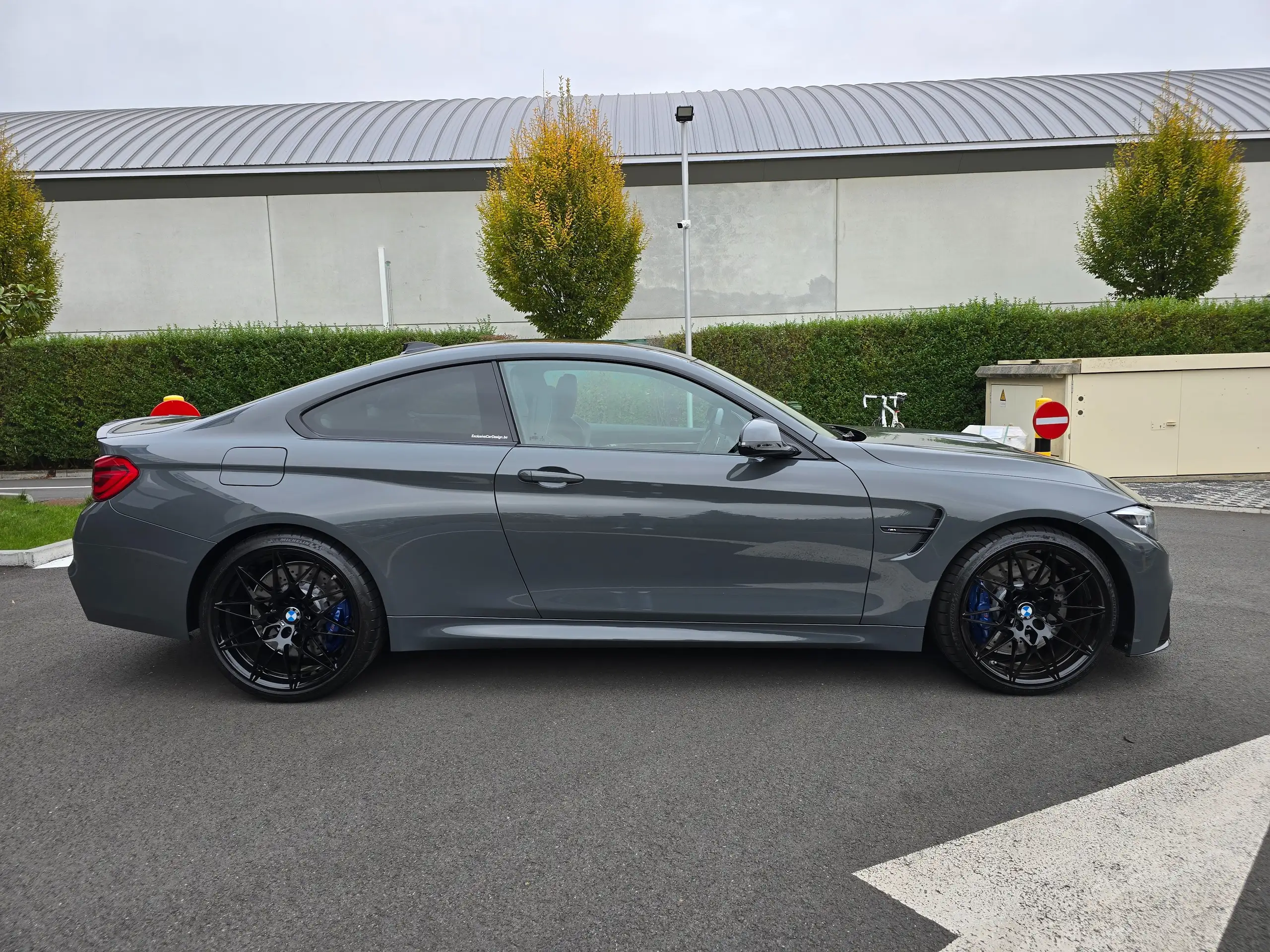 BMW - M4