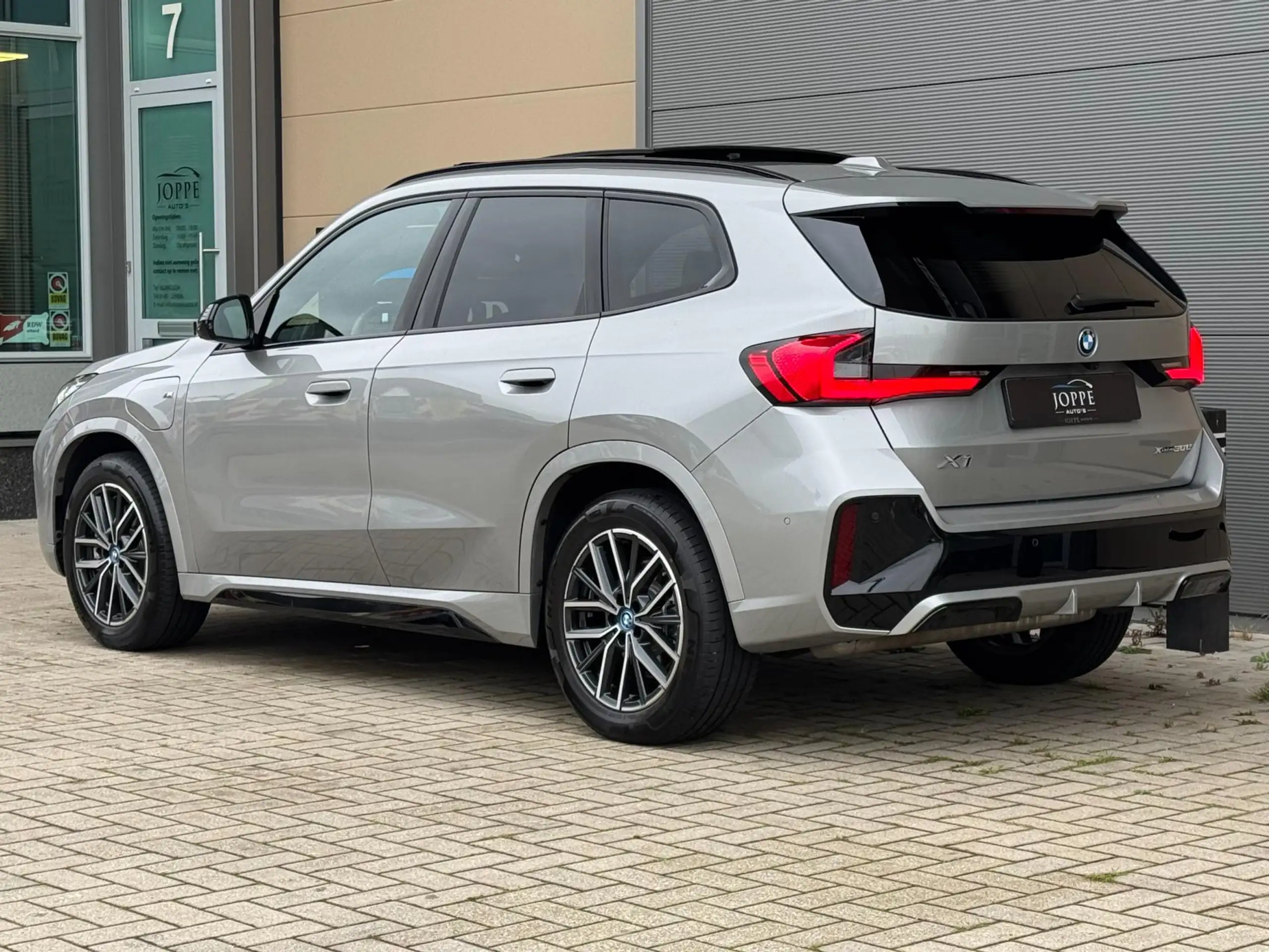 BMW - X1