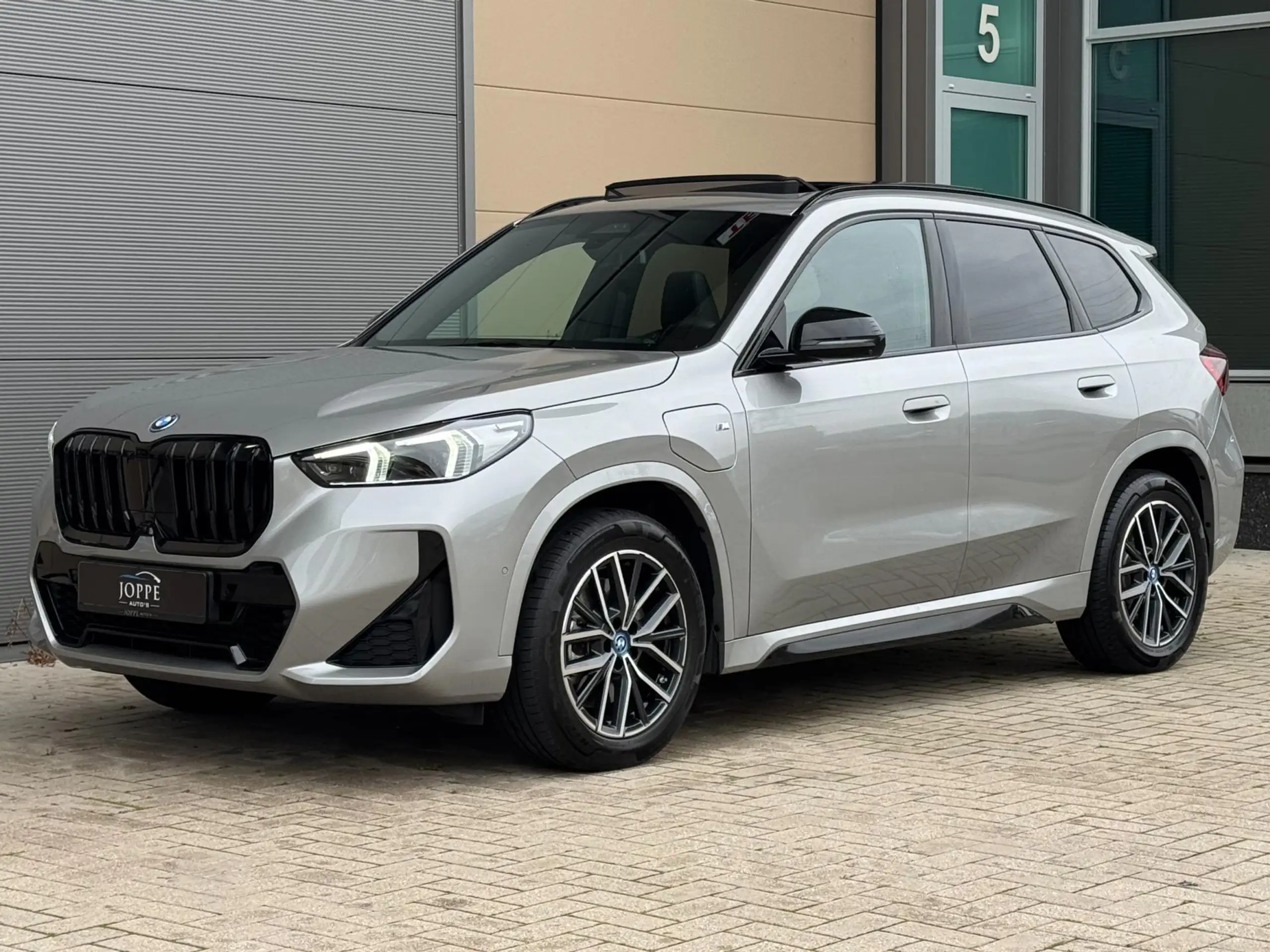 BMW - X1