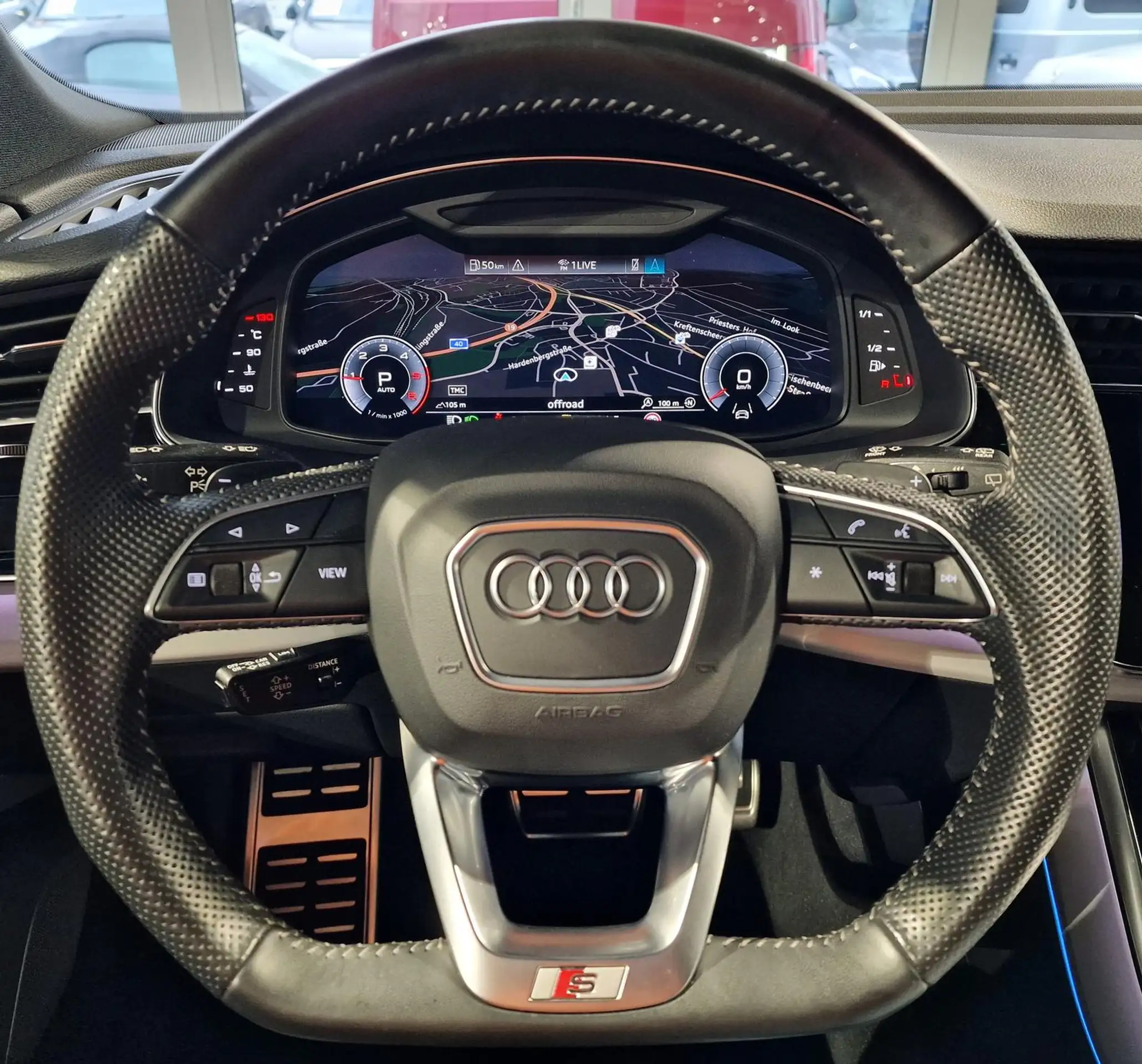 Audi - Q8