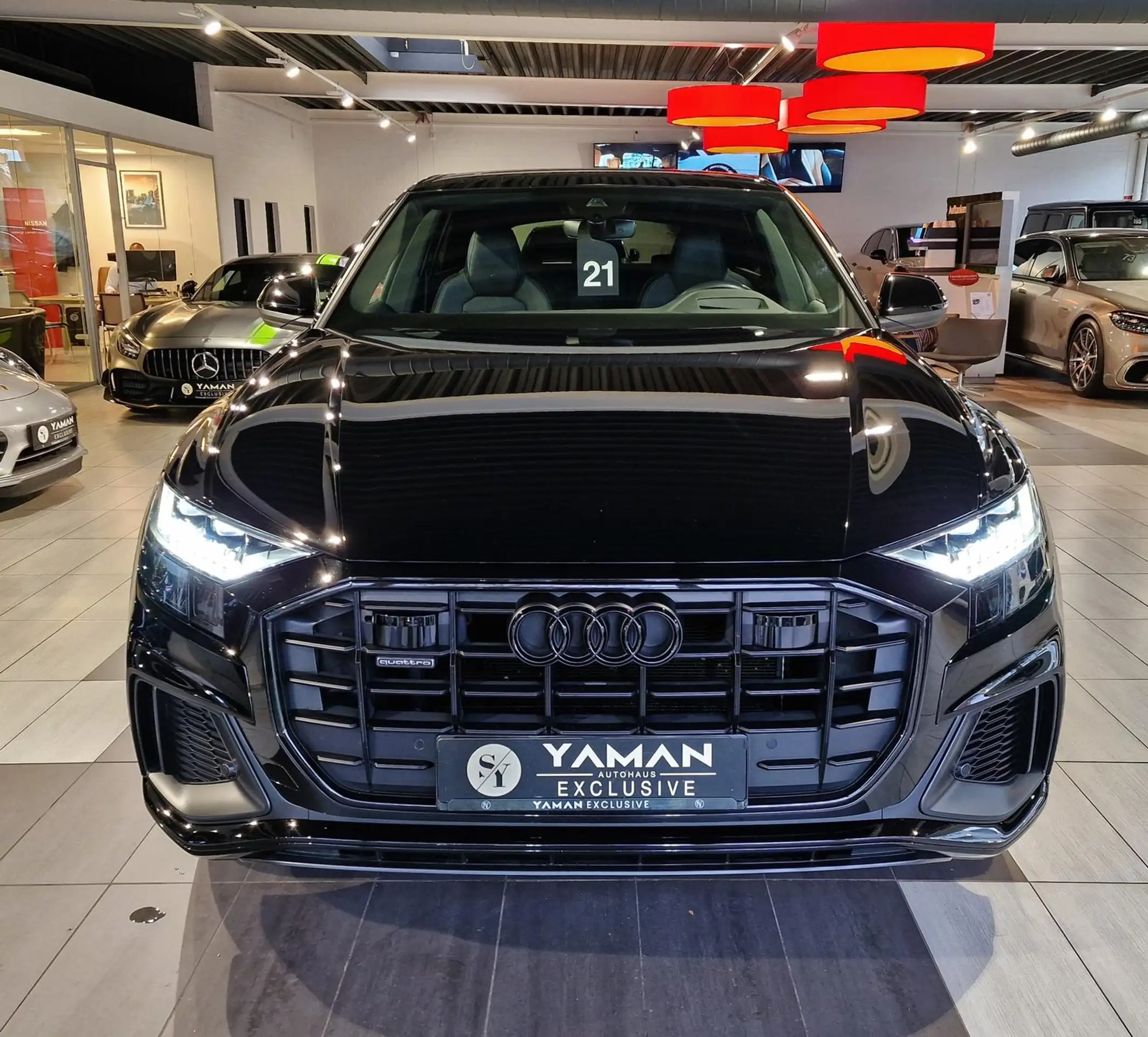 Audi - Q8