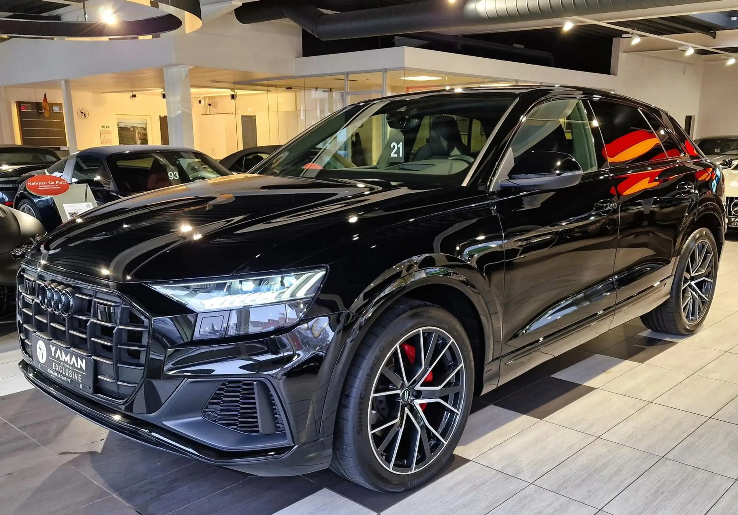 Audi - Q8