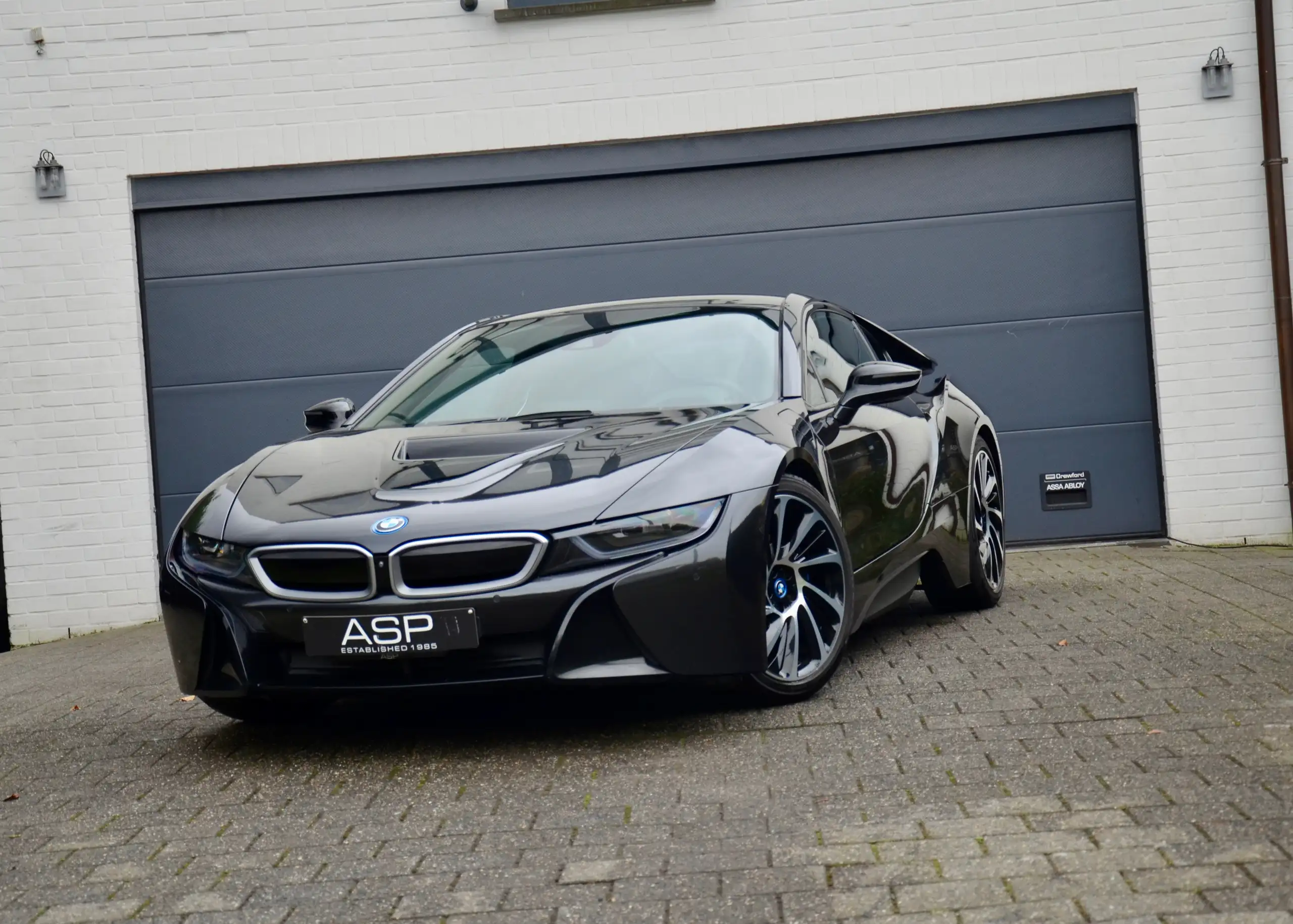 BMW - i8