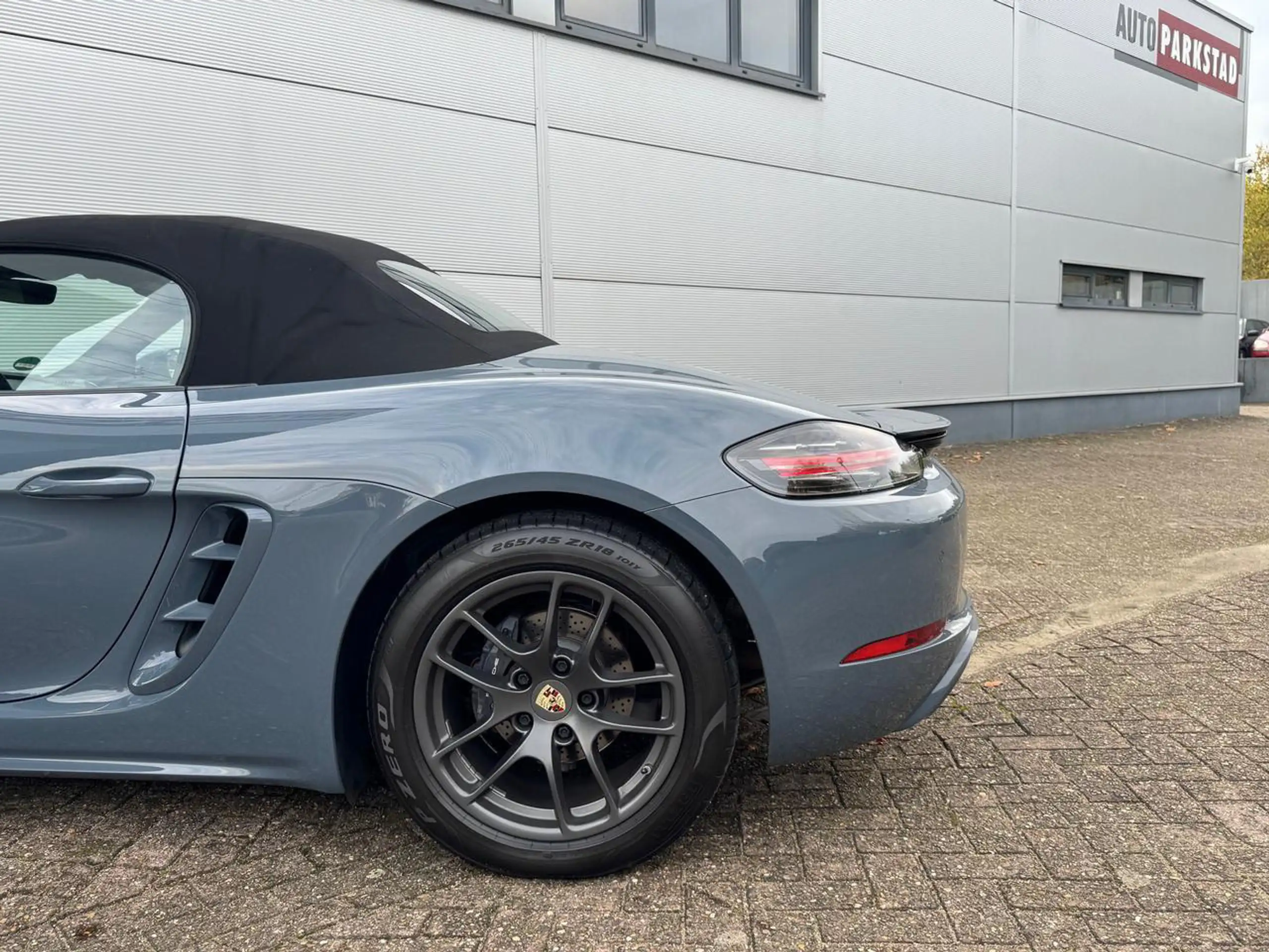 Porsche - Boxster