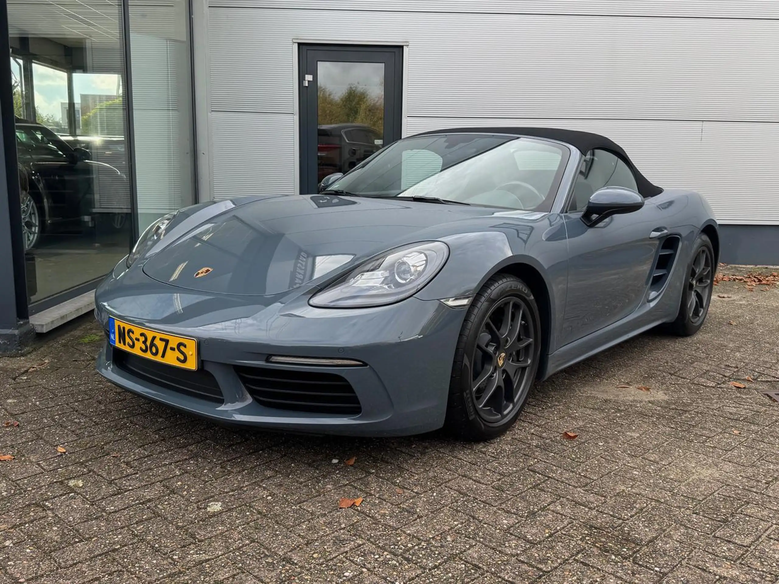 Porsche - Boxster