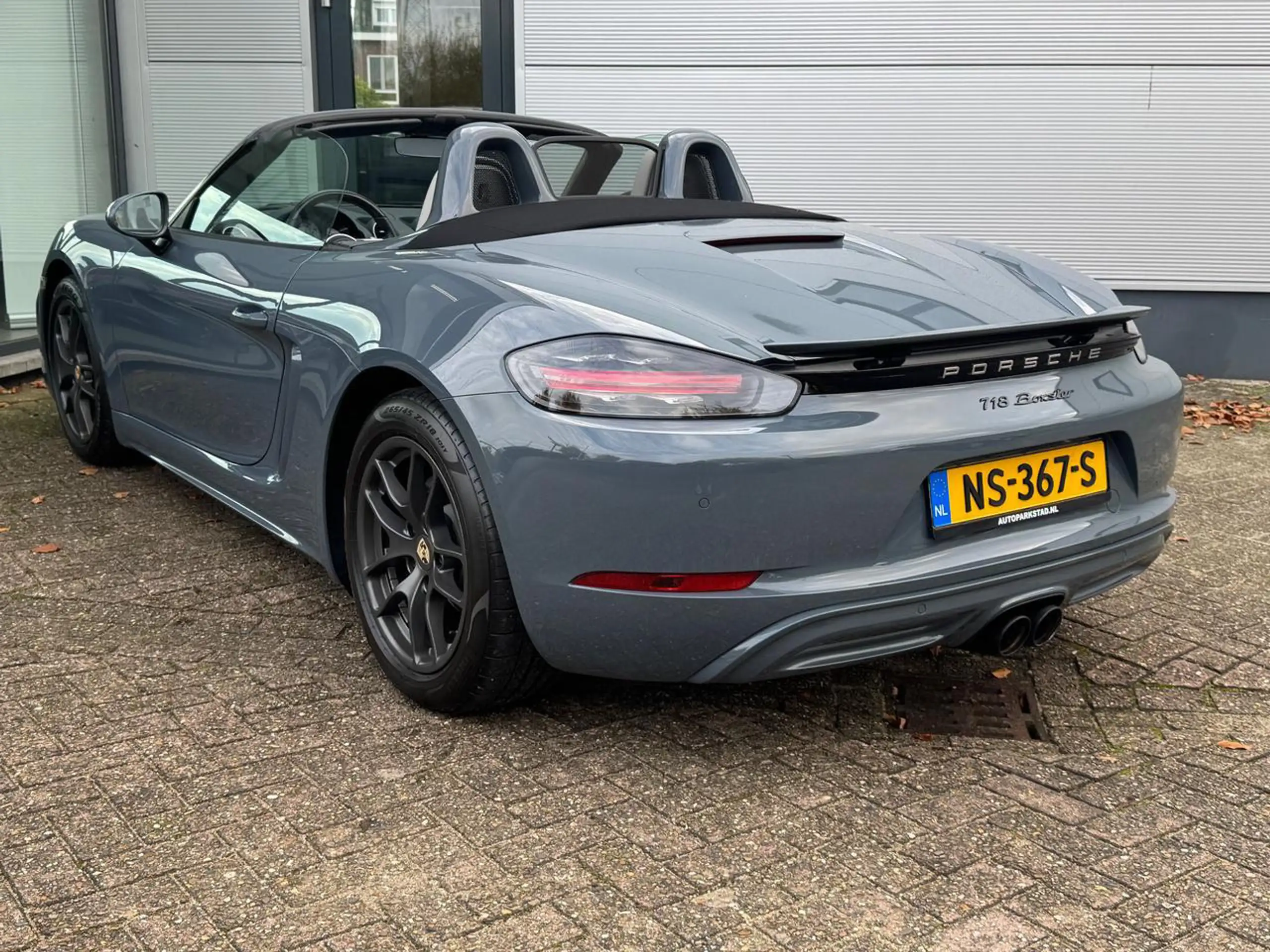 Porsche - Boxster