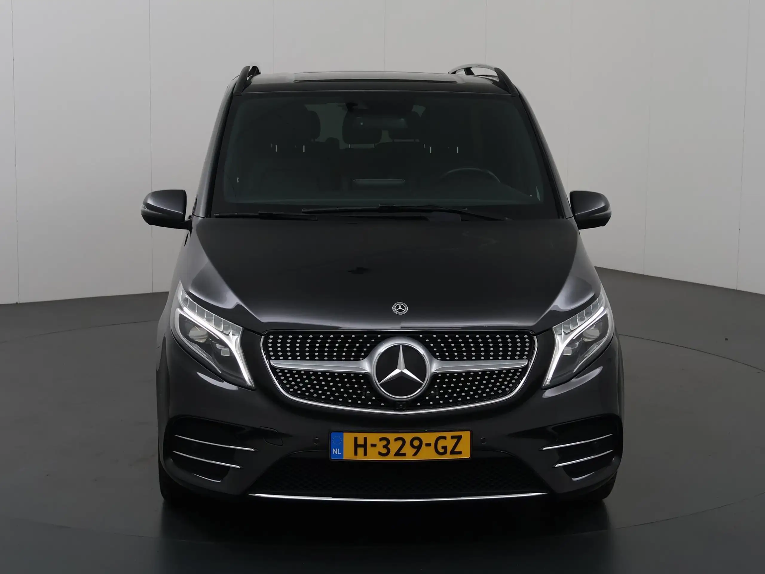 Mercedes-Benz - V 300