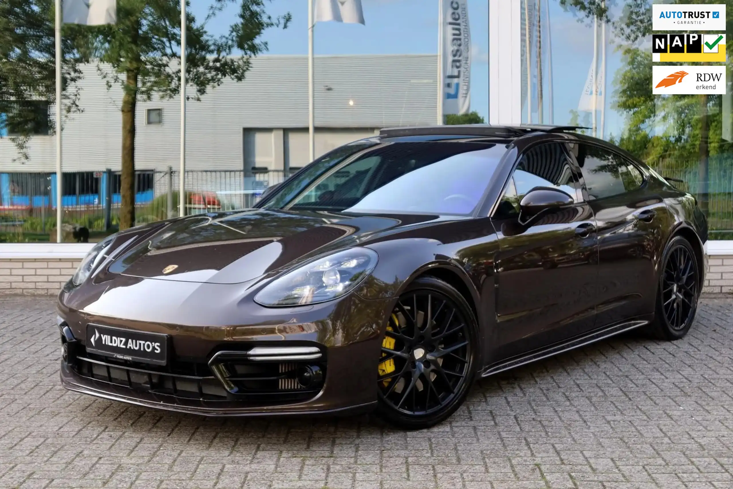 Porsche - Panamera