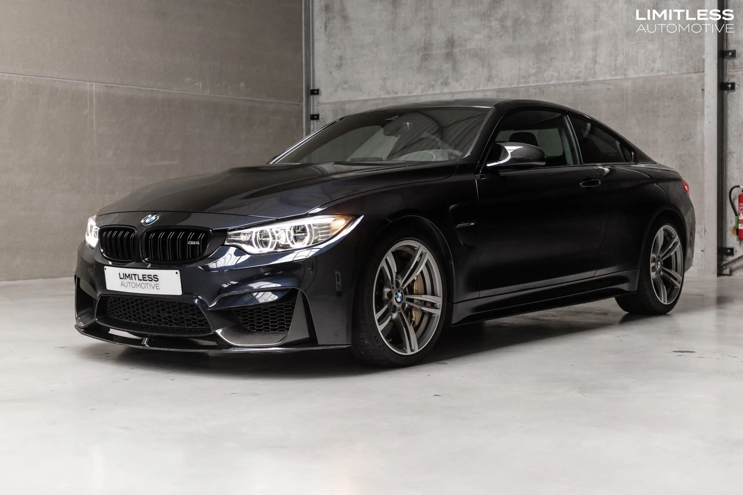 BMW - M4