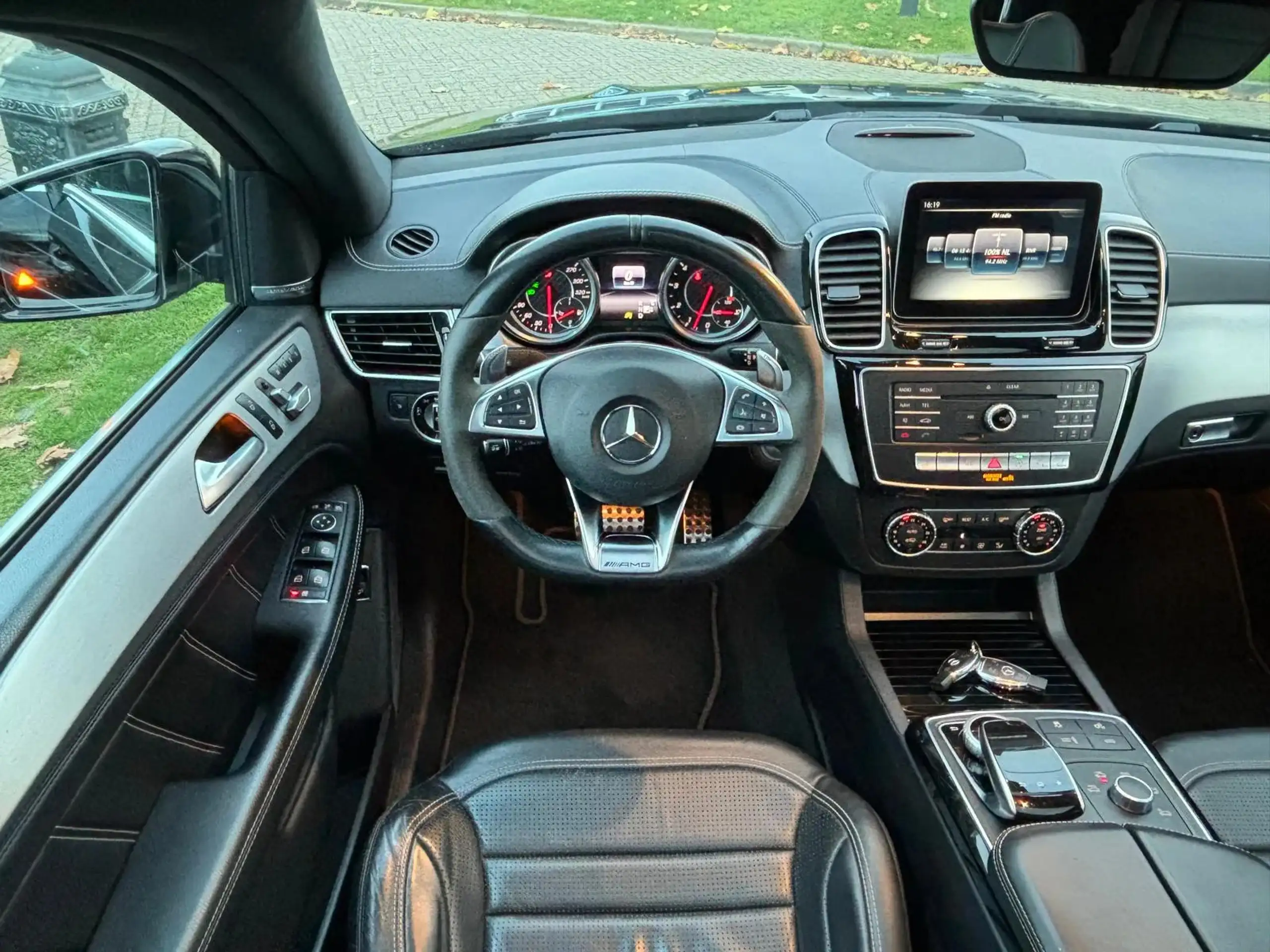 Mercedes-Benz - GLE 63 AMG