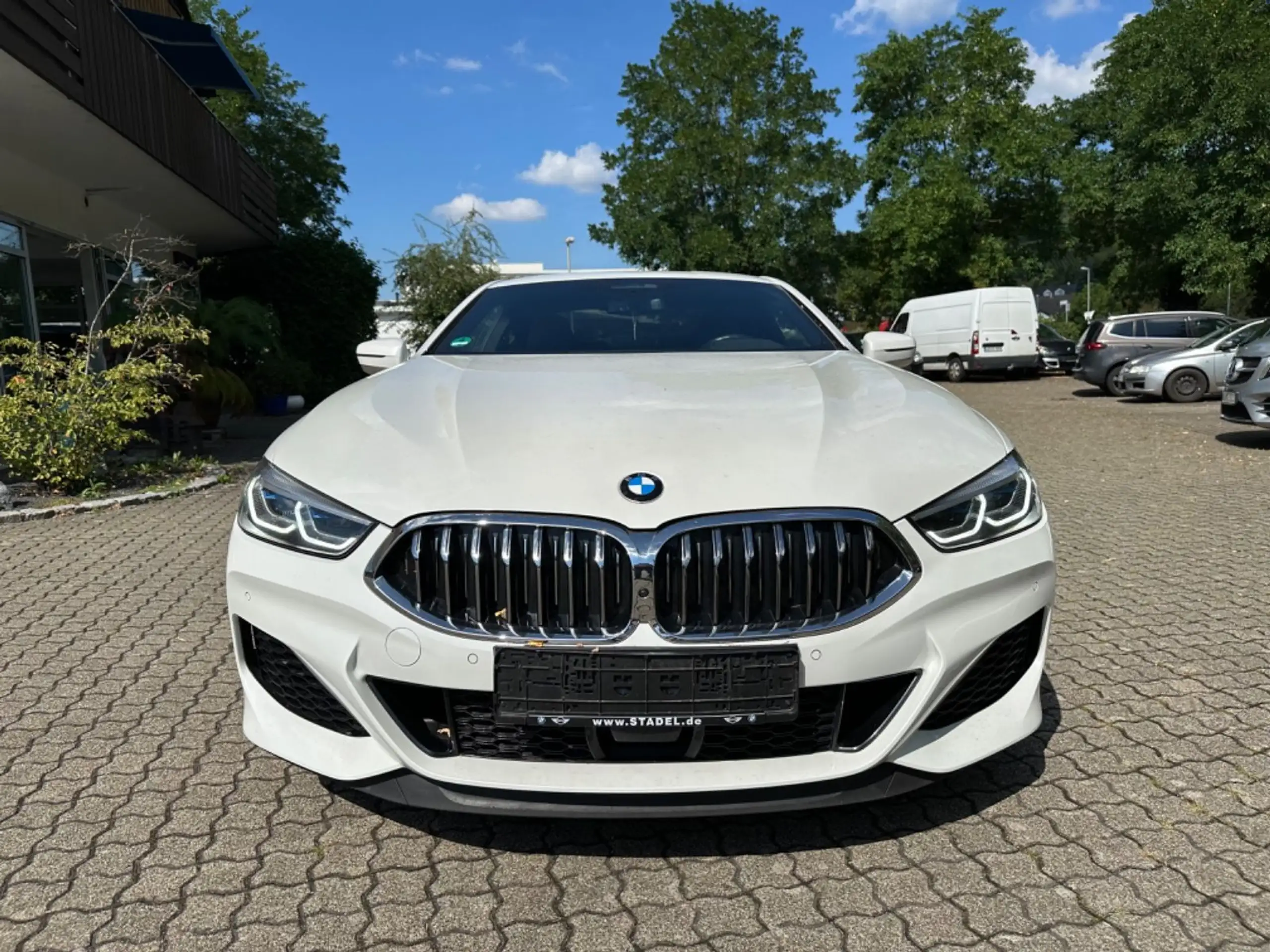 BMW - M850