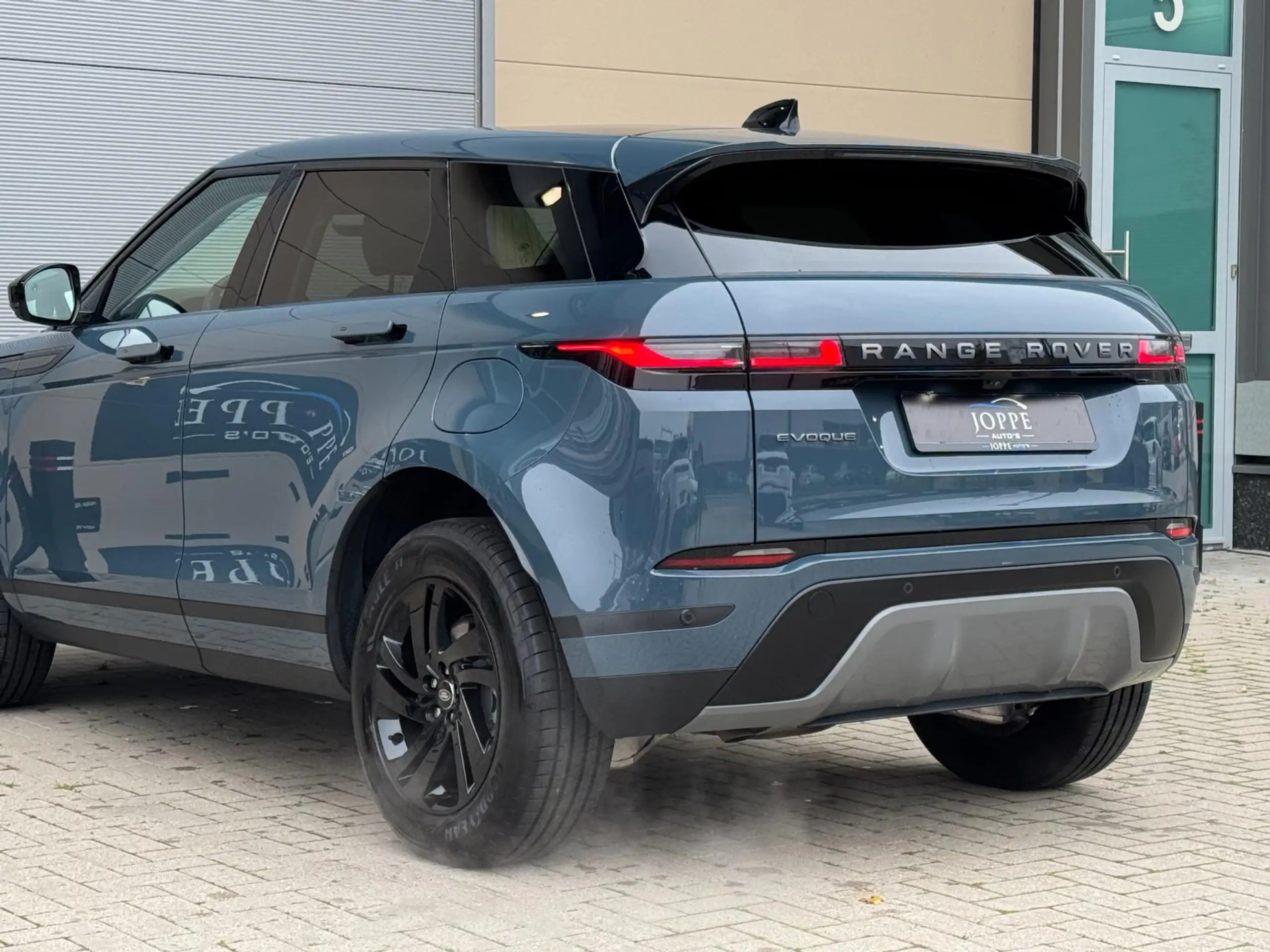 Land Rover - Range Rover Evoque