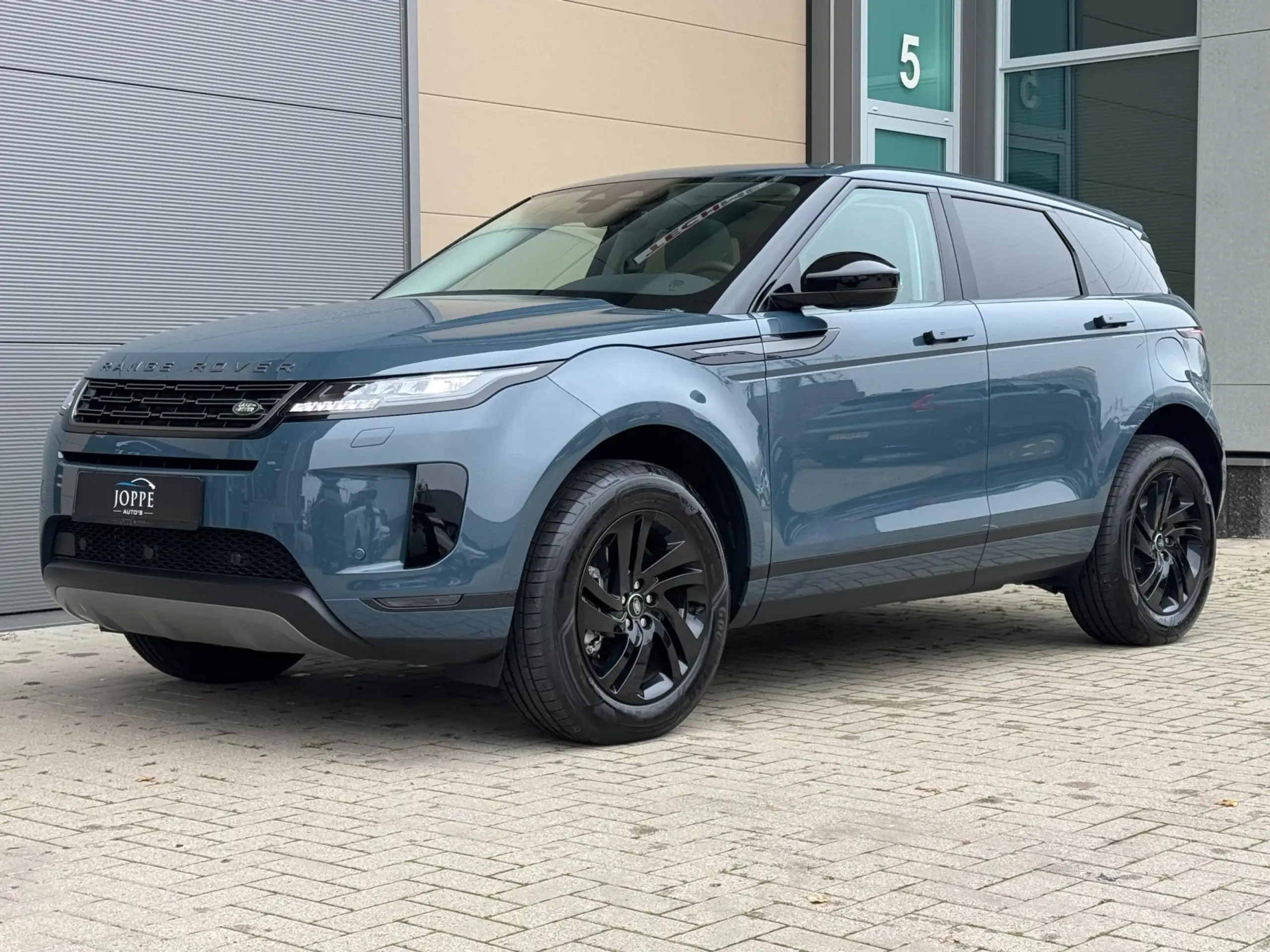 Land Rover - Range Rover Evoque