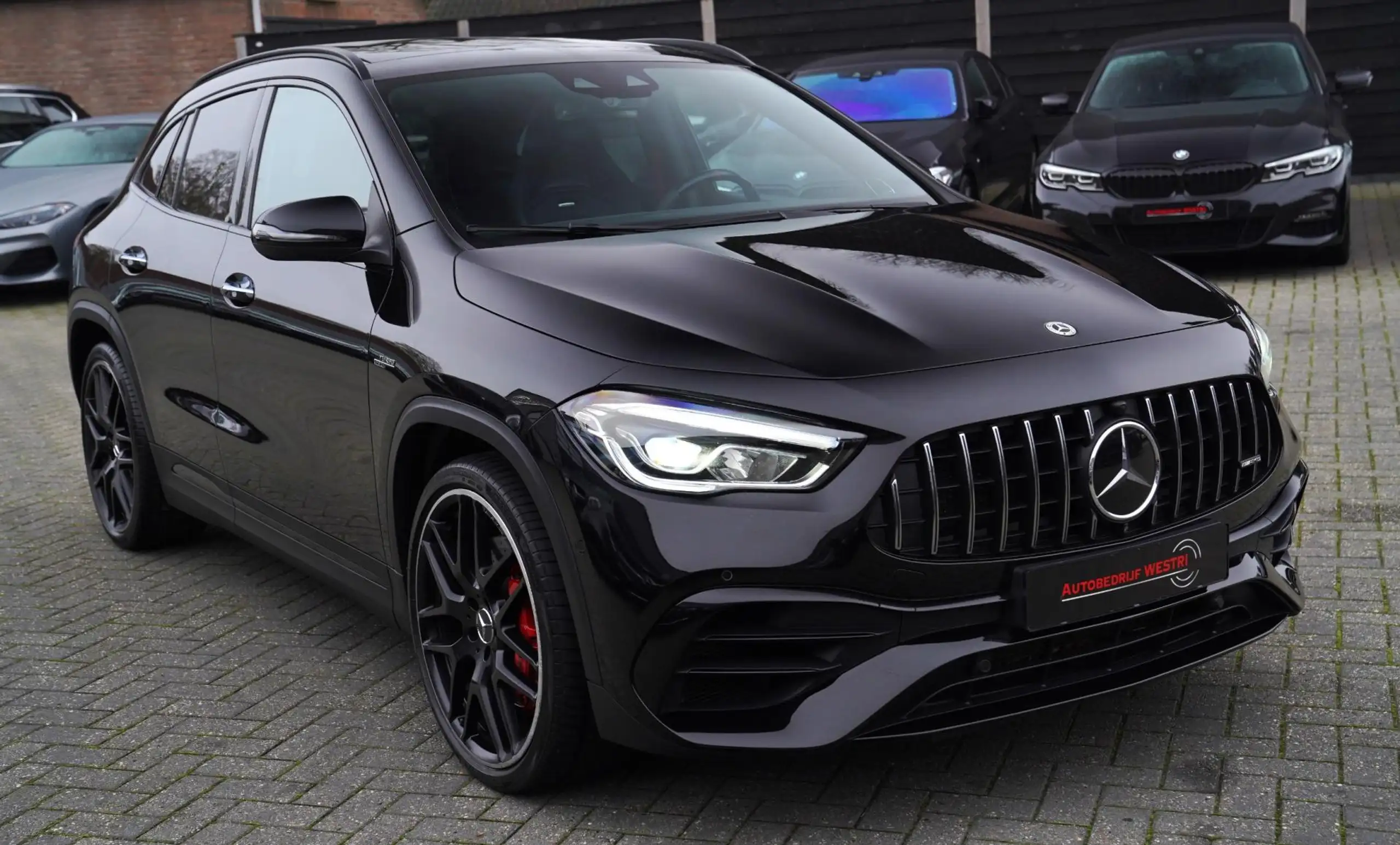 Mercedes-Benz - GLA 45 AMG