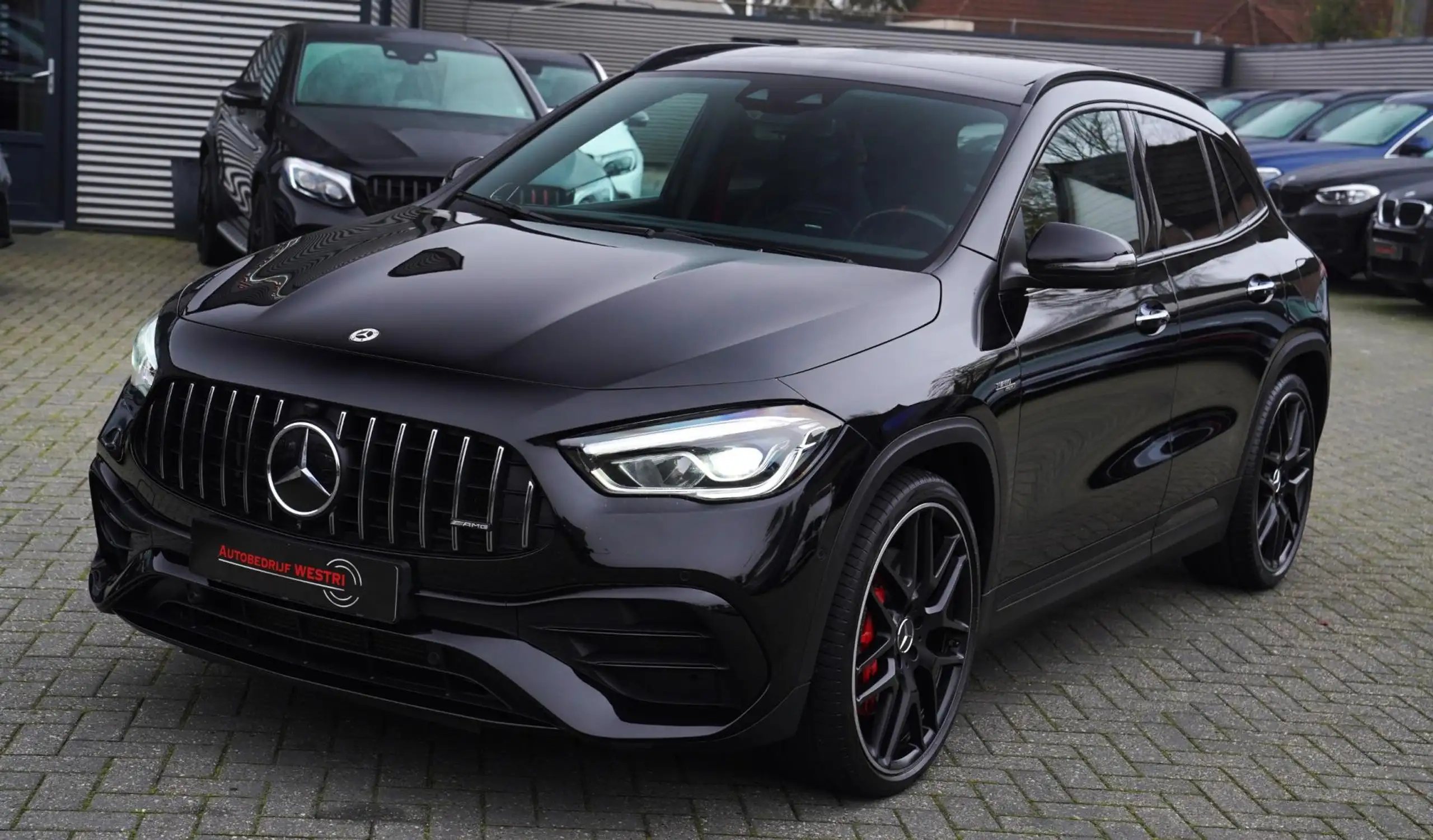 Mercedes-Benz - GLA 45 AMG