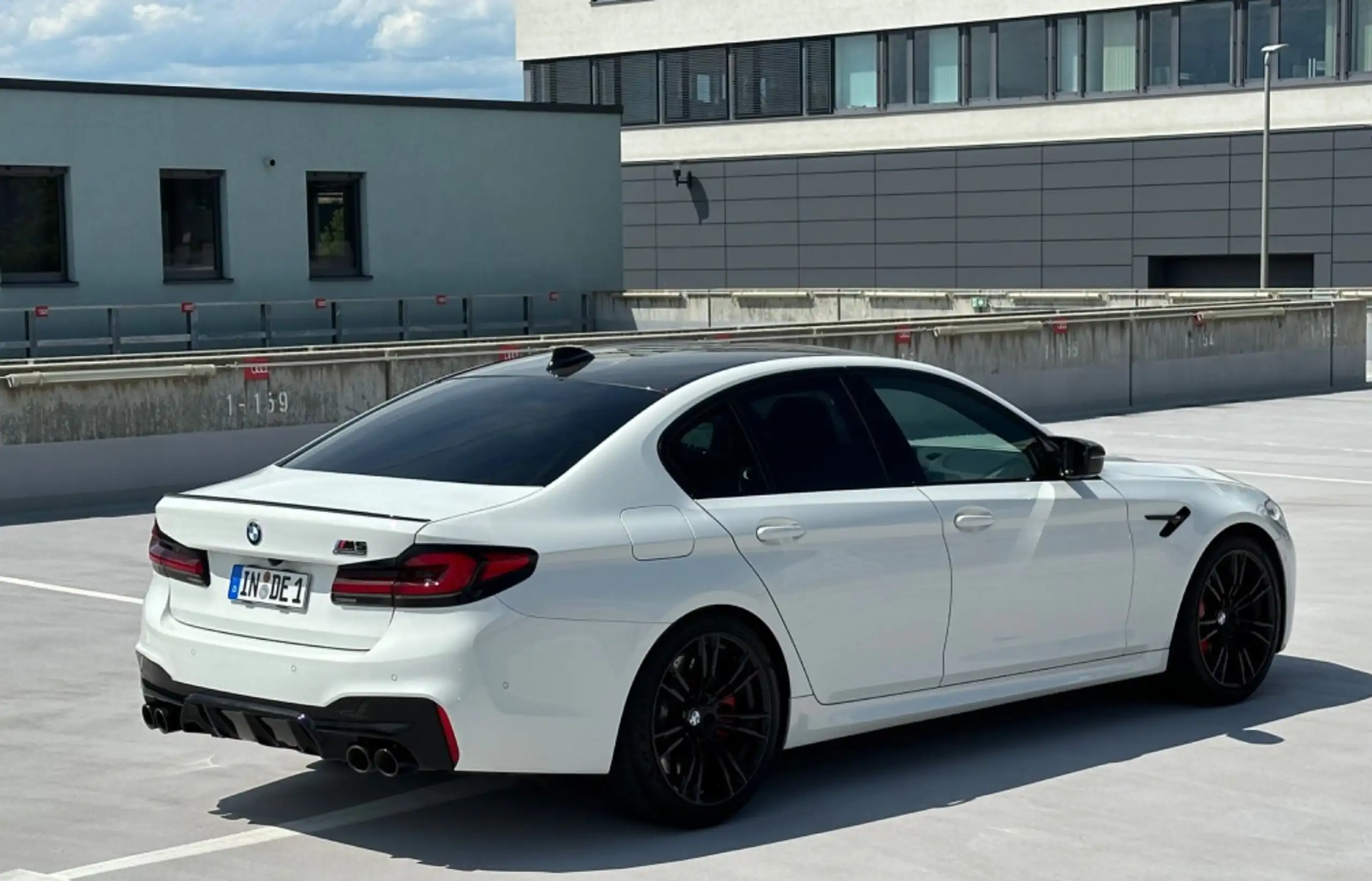 BMW - M5