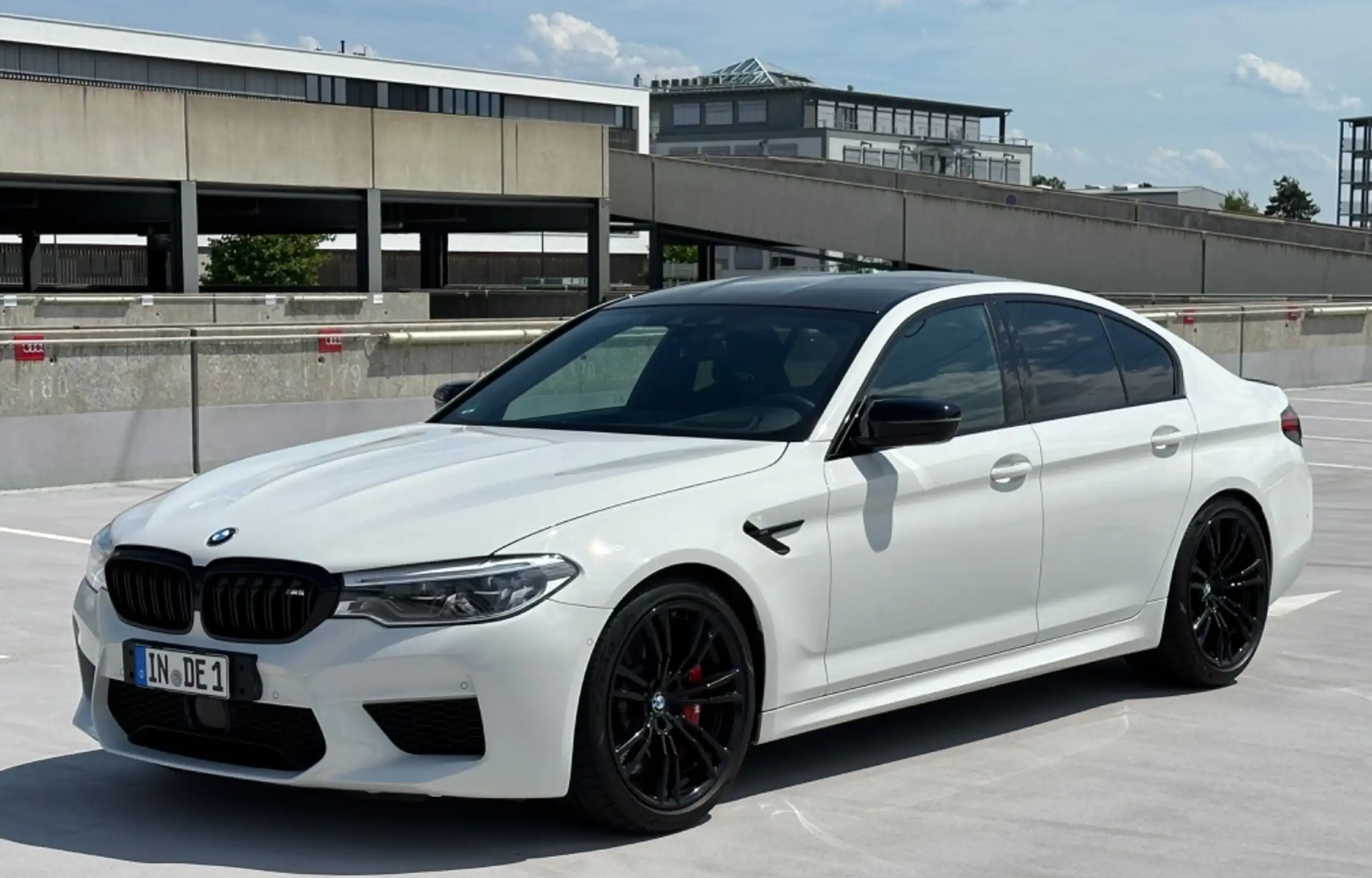 BMW - M5