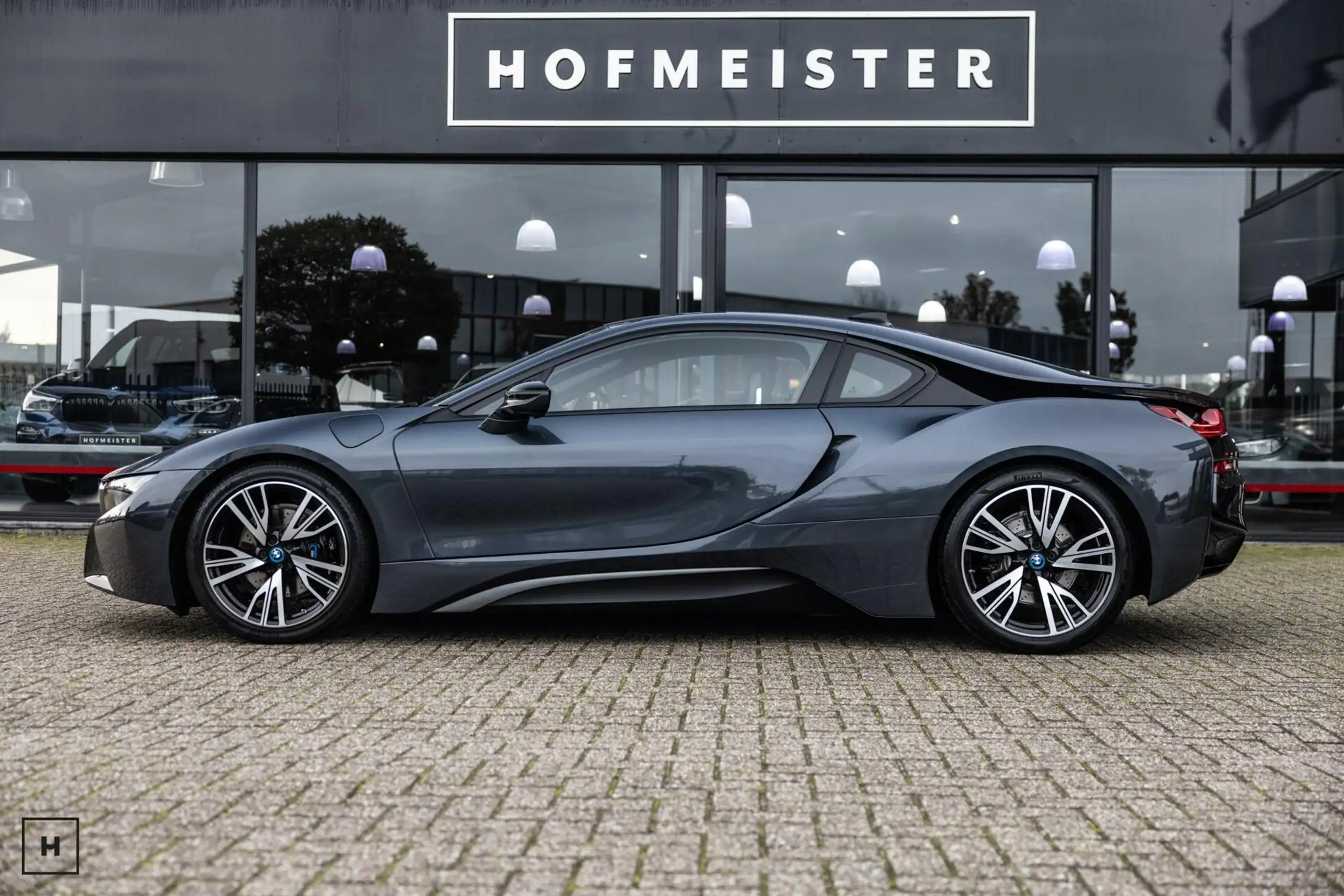 BMW - i8