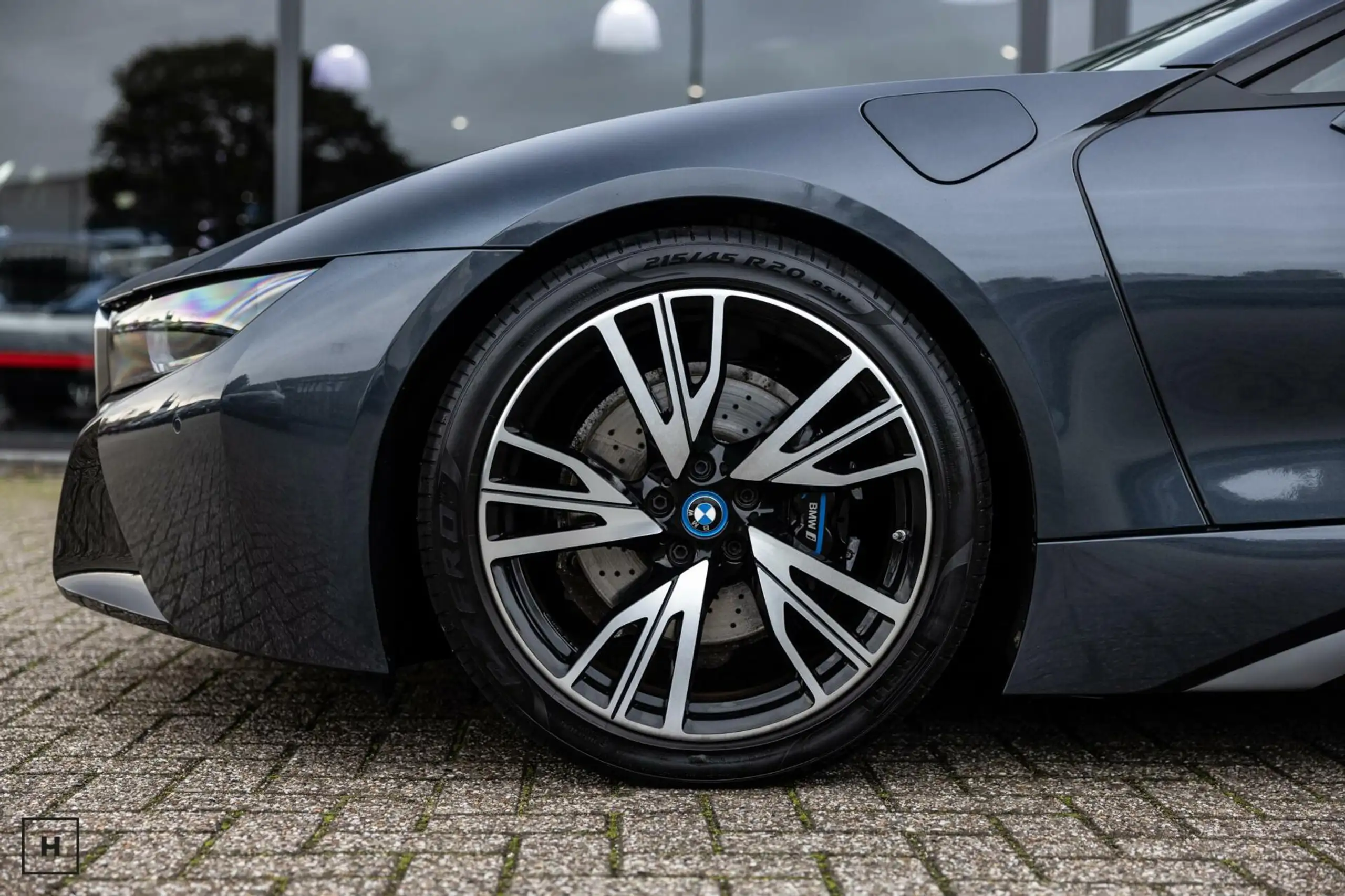 BMW - i8