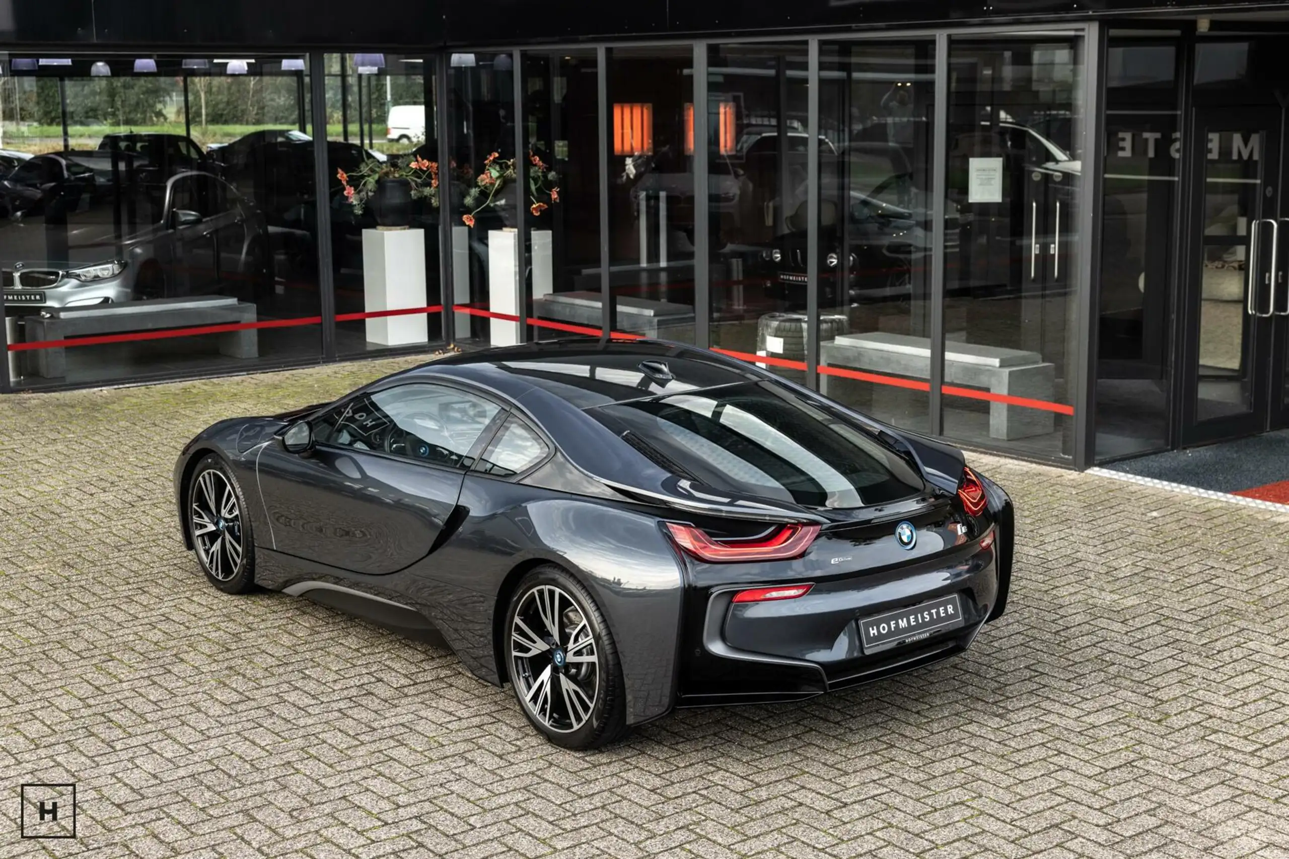 BMW - i8