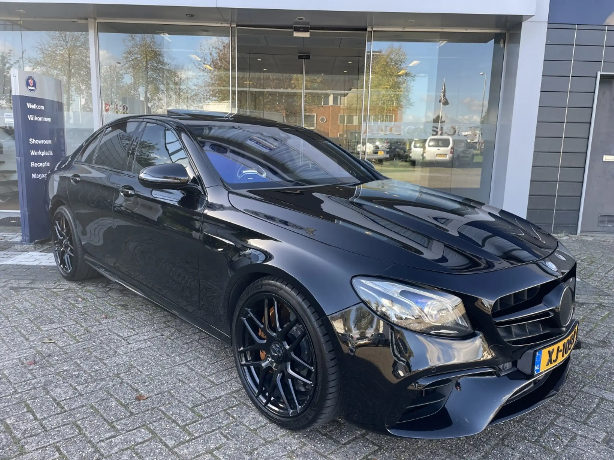 Mercedes-Benz - E 63 AMG