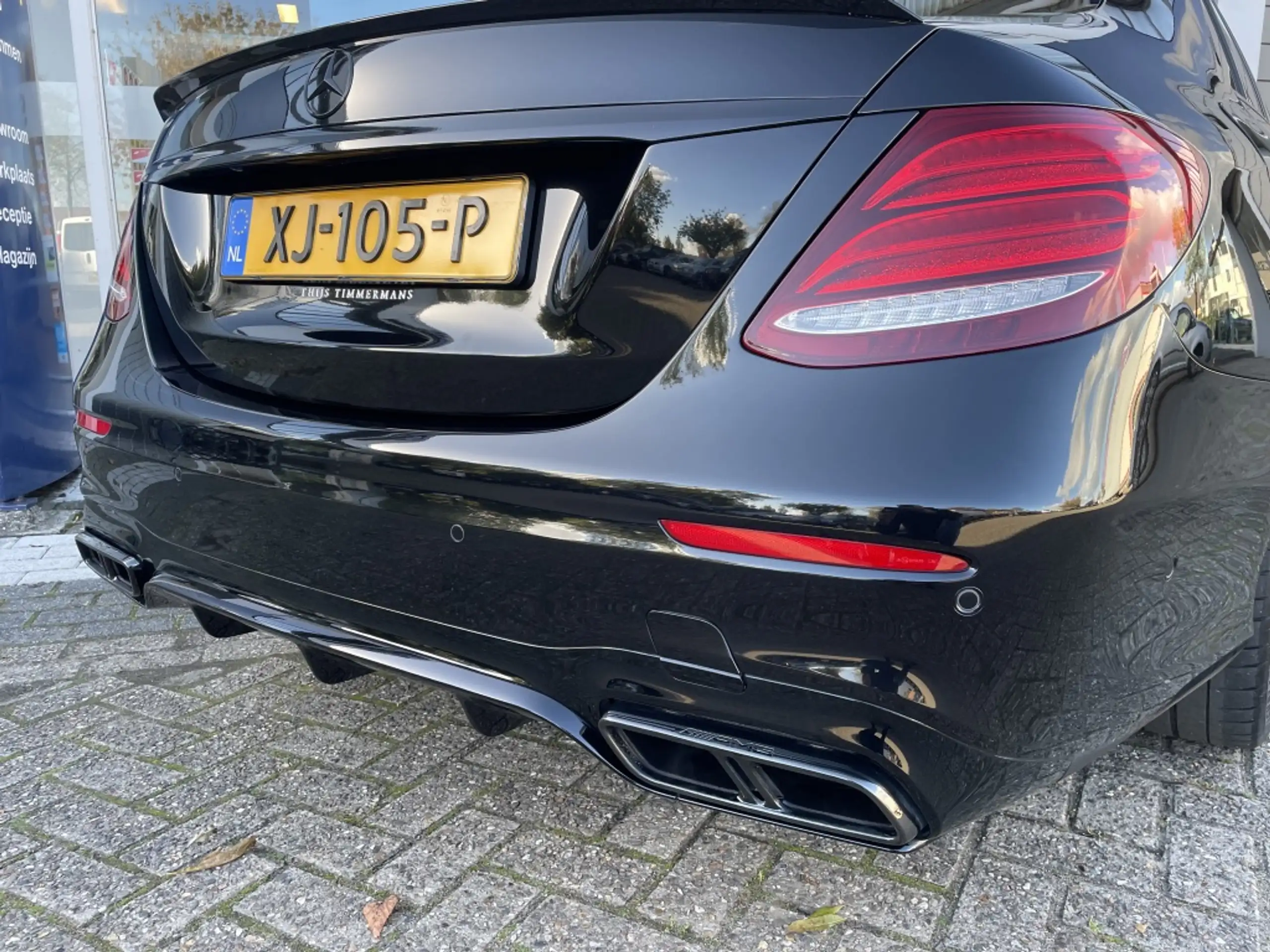 Mercedes-Benz - E 63 AMG