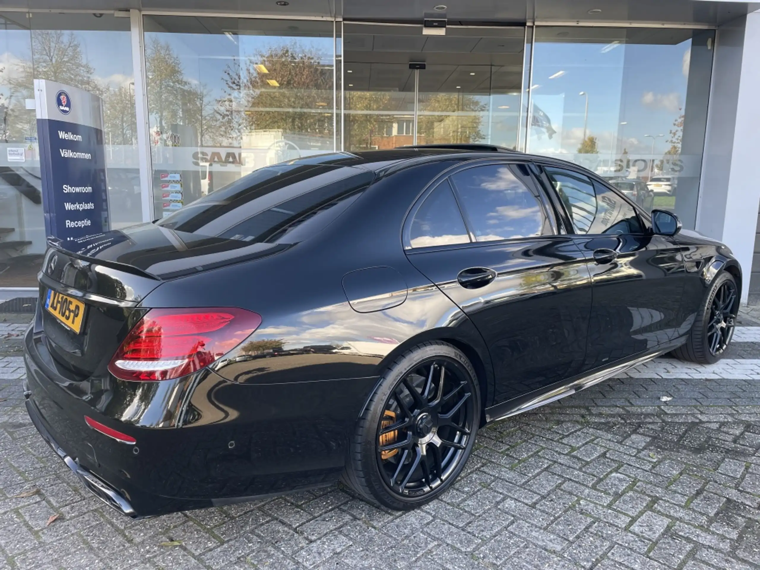 Mercedes-Benz - E 63 AMG