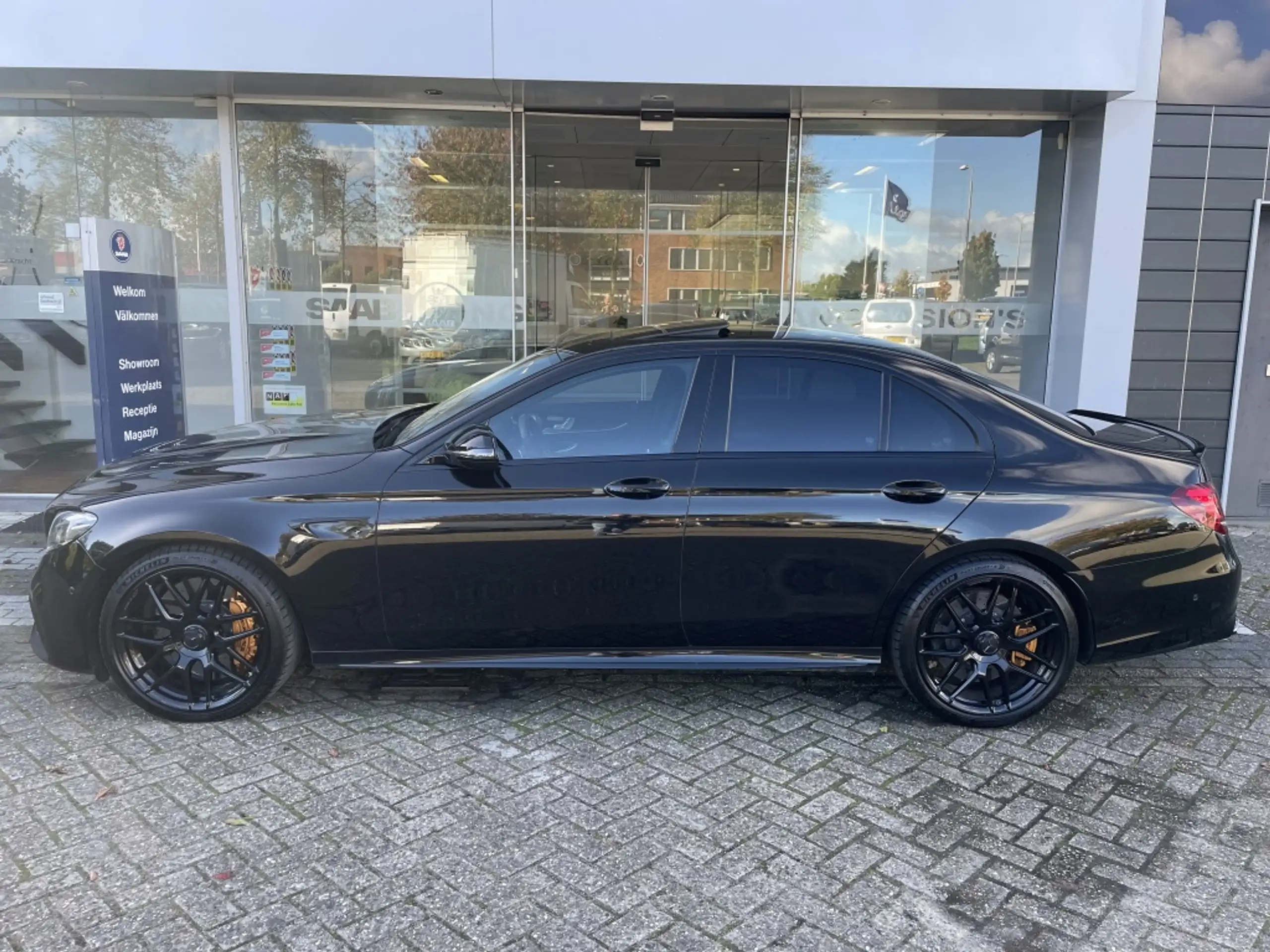 Mercedes-Benz - E 63 AMG