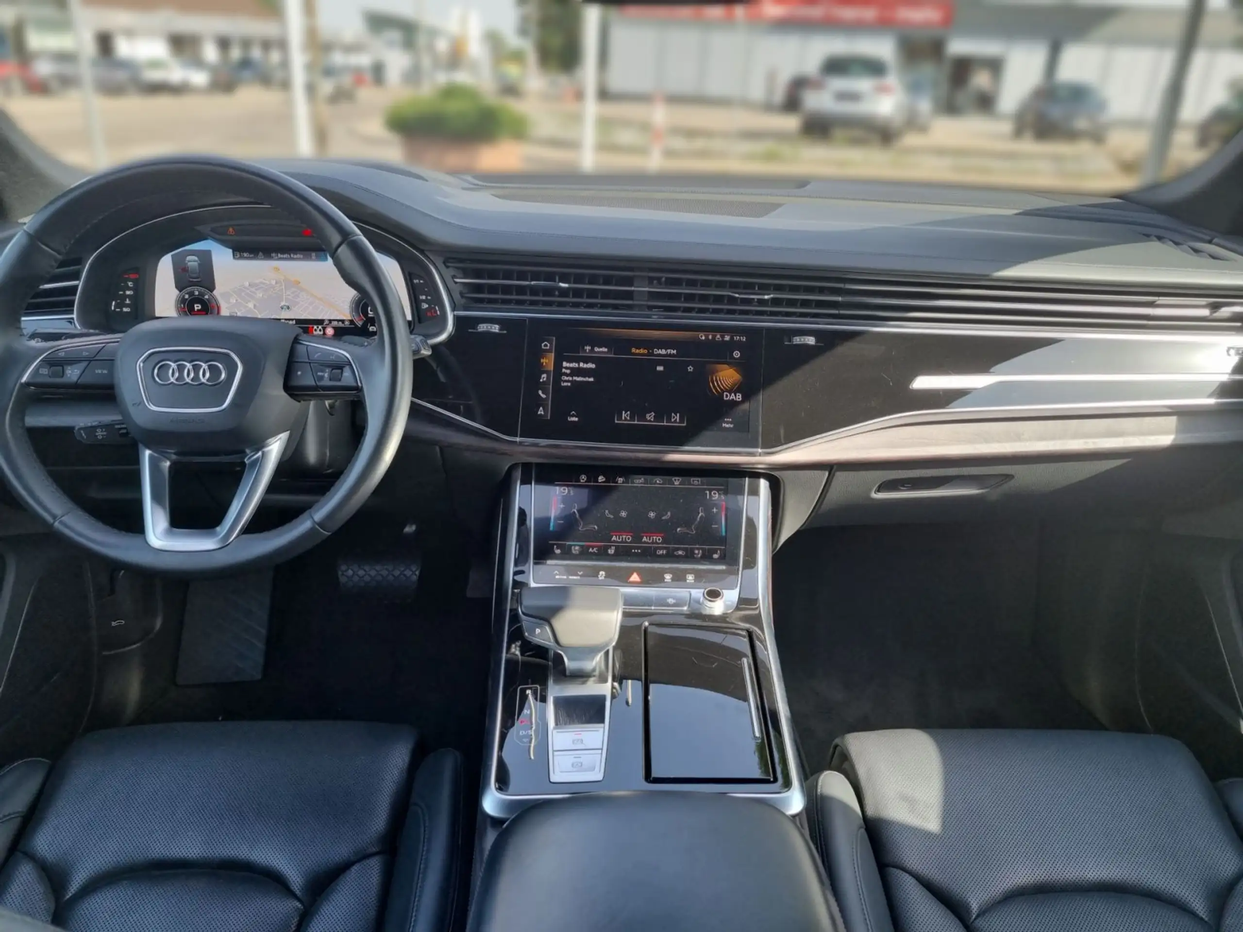 Audi - Q8