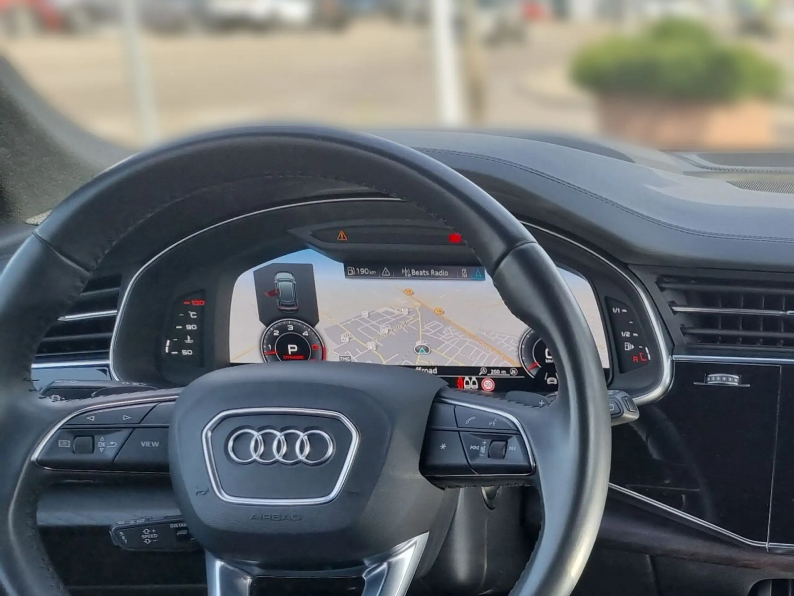 Audi - Q8