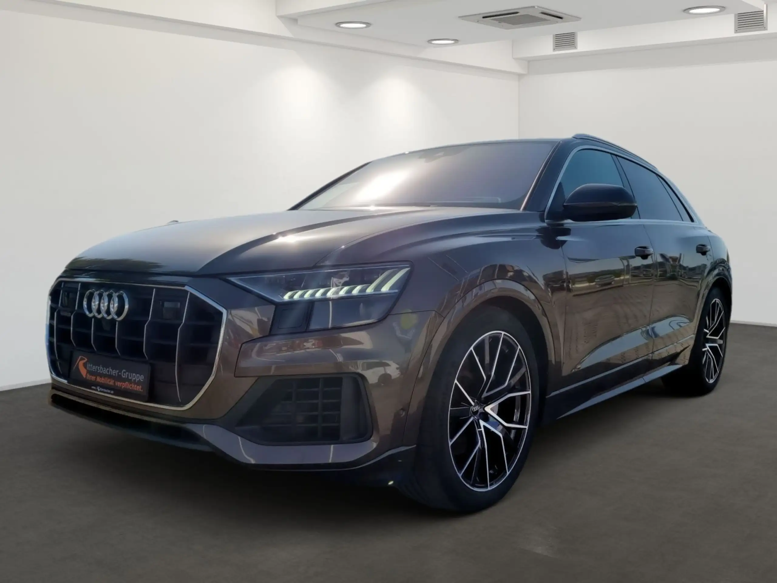 Audi - Q8