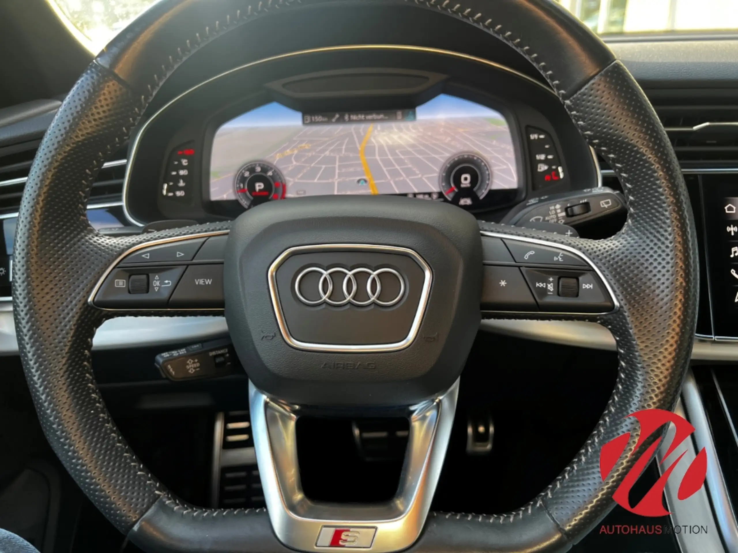 Audi - Q8