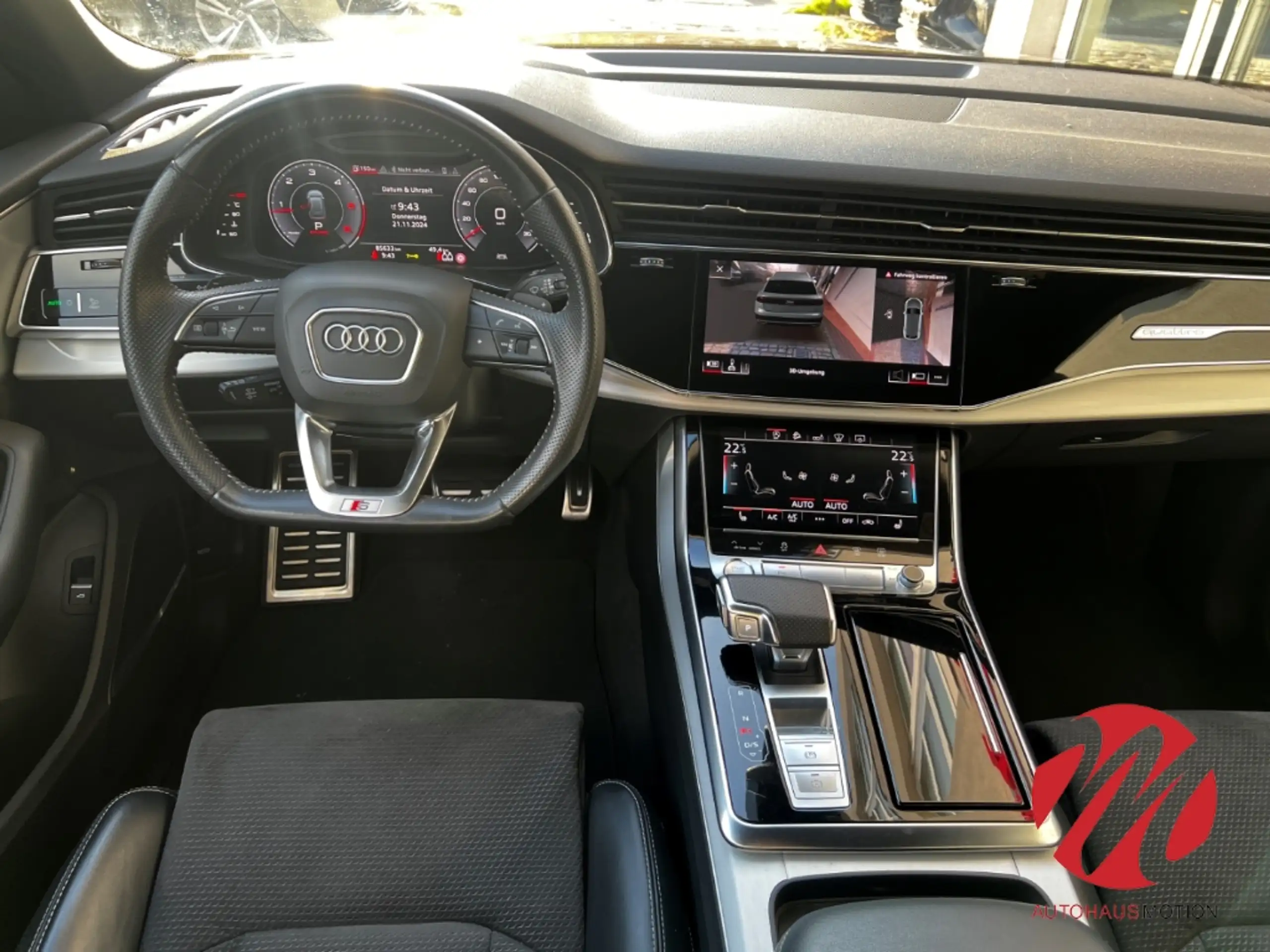 Audi - Q8